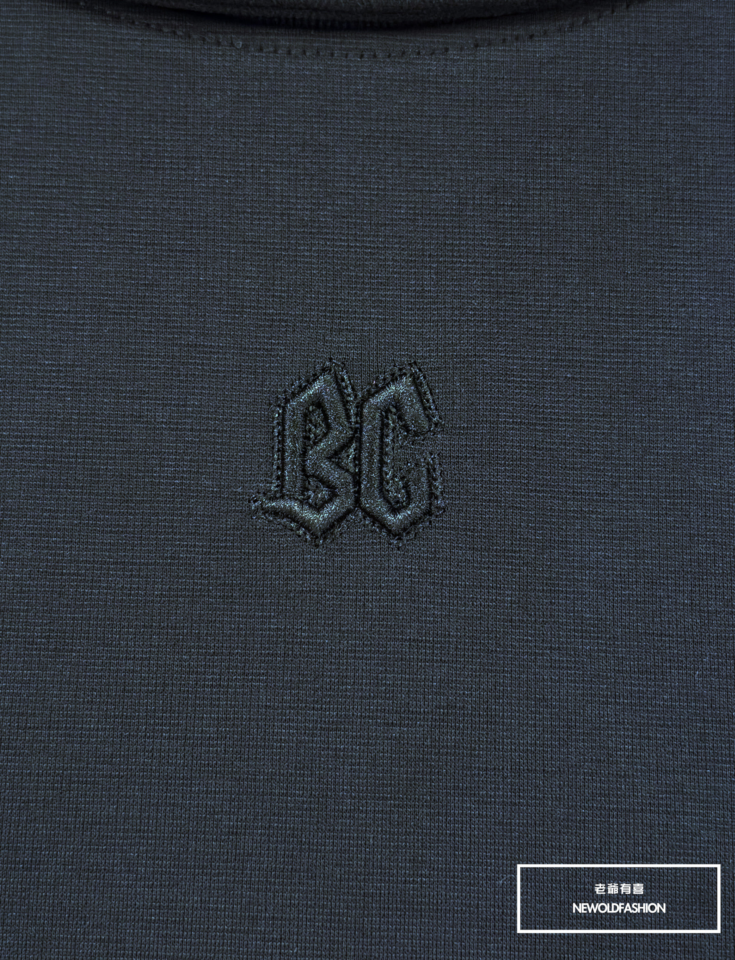 重磅B暗紋刺繡字標短袖T恤－黑｜ (NOF2604Z8062)