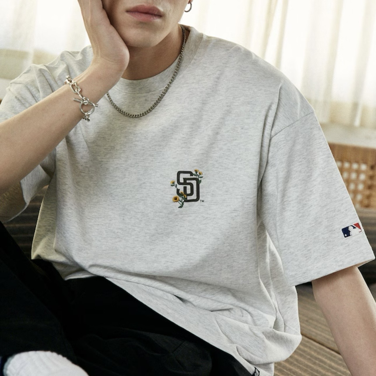 PUBLUX x MLB 獨家 花卉刺繡 短袖 上衣 吸濕排汗 防紫外線