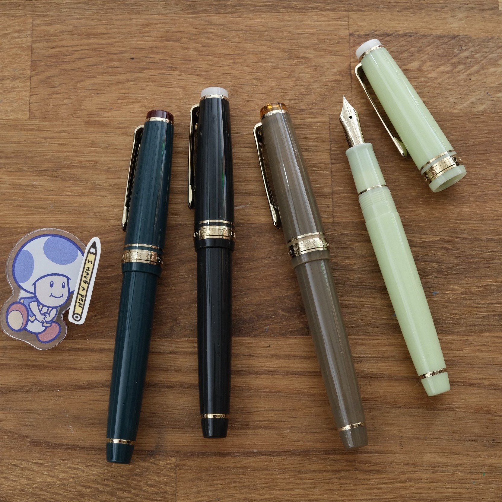 SAILOR 14K YAMA NO UTA 14K FOUNTAIN PEN