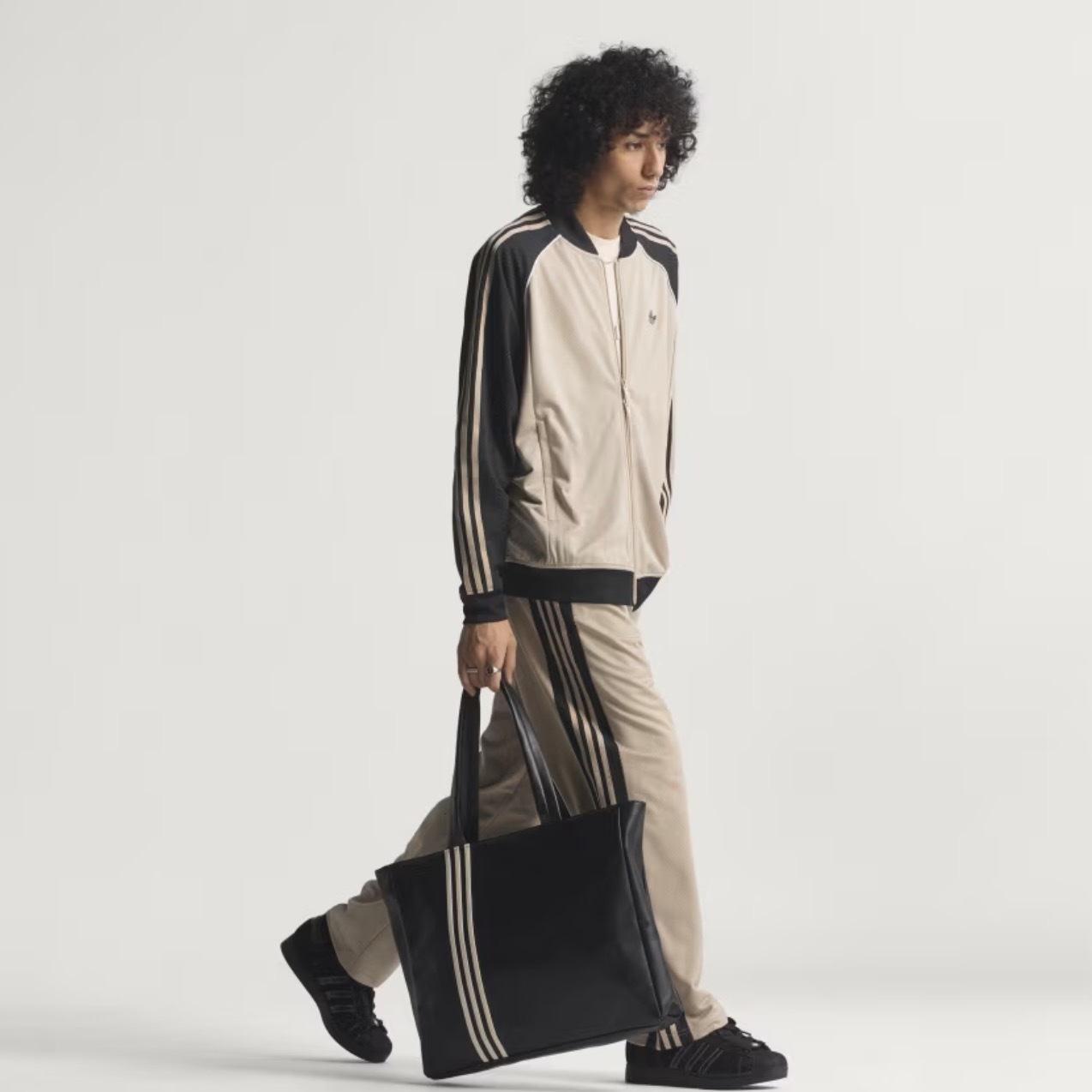 ADIDAS ORIGINALS ADICOLOR 網眼 珍珠奶茶配色 愛迪達外套 三葉草 KE0114