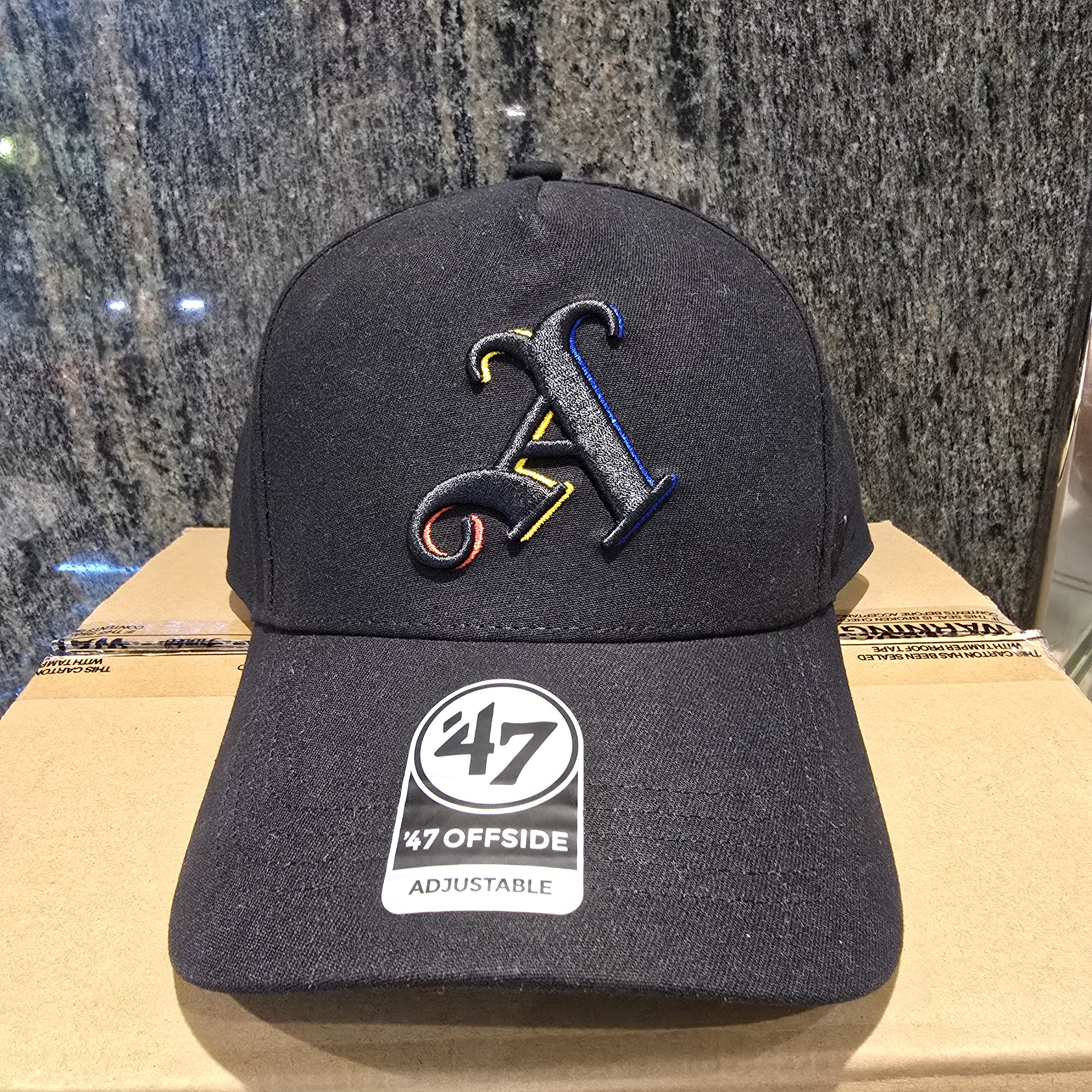 阿仙奴47系列黑色立體黑紅黃藍大A字棒球帽