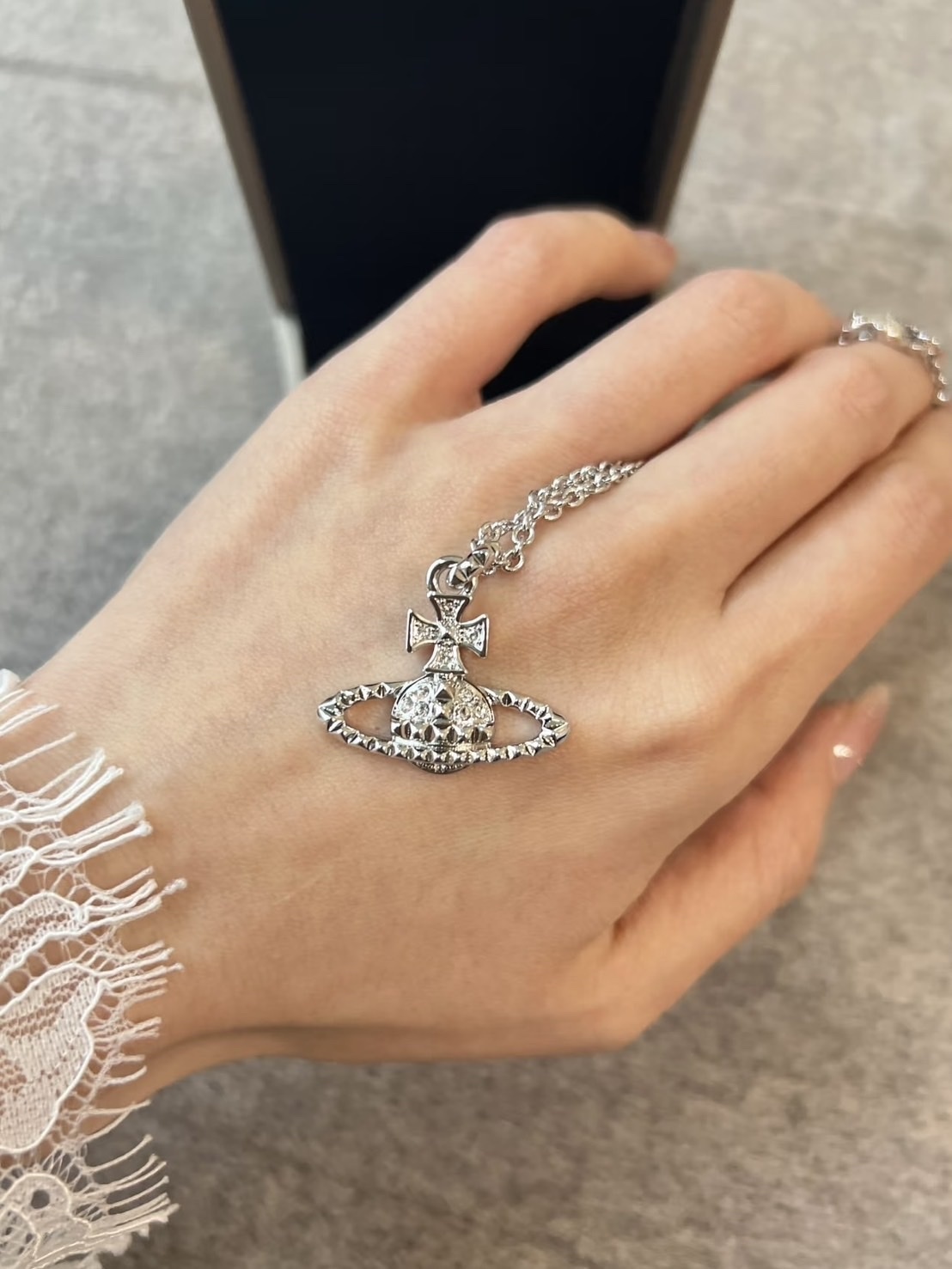 限量接單‼️（預購）英國Vivienne Westwood  Mayfair Bas Relief  吊墜項鍊