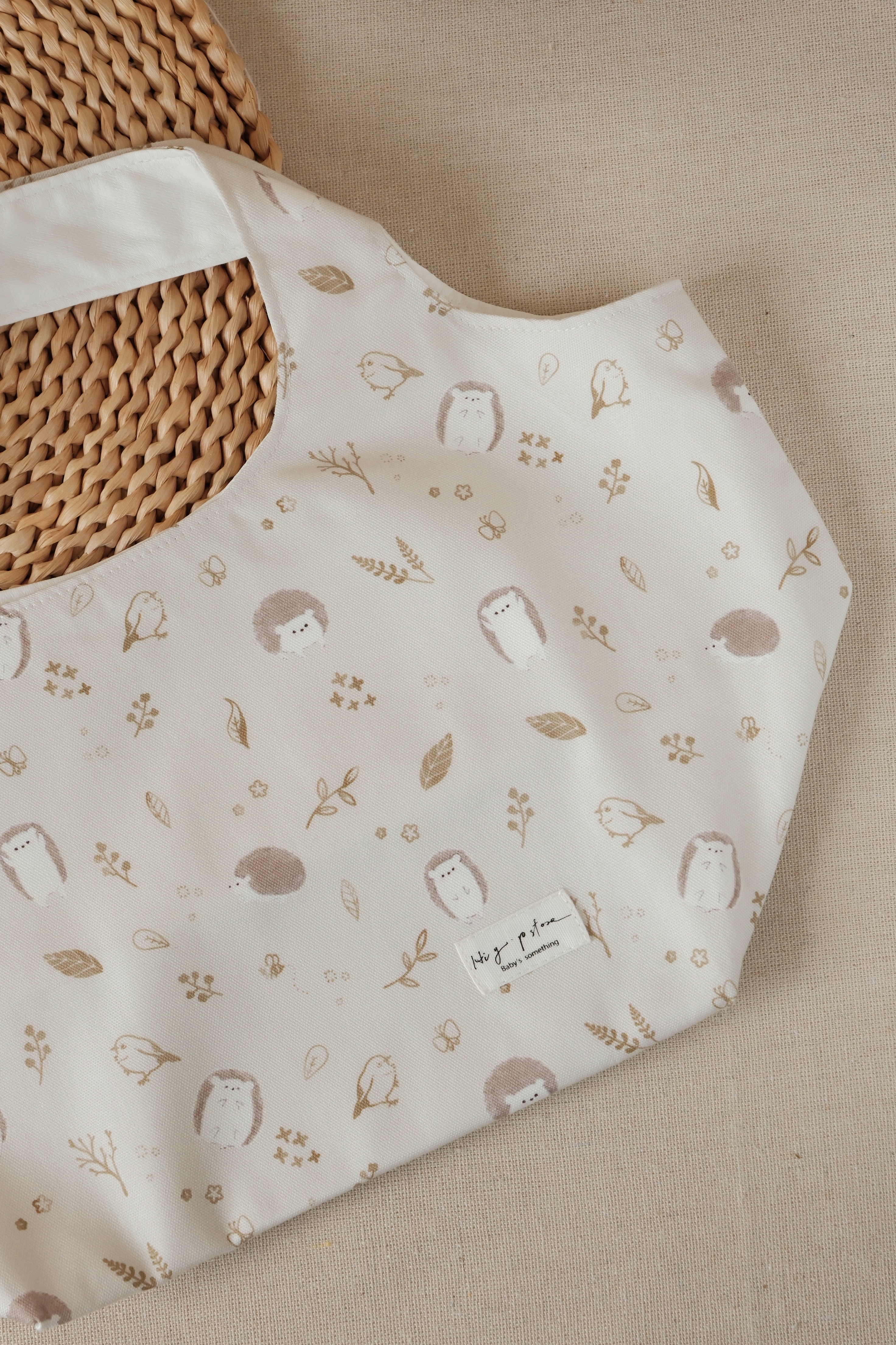 Hi Y.P store-外出輕鬆袋-獨家設計-秋葉刺蝟