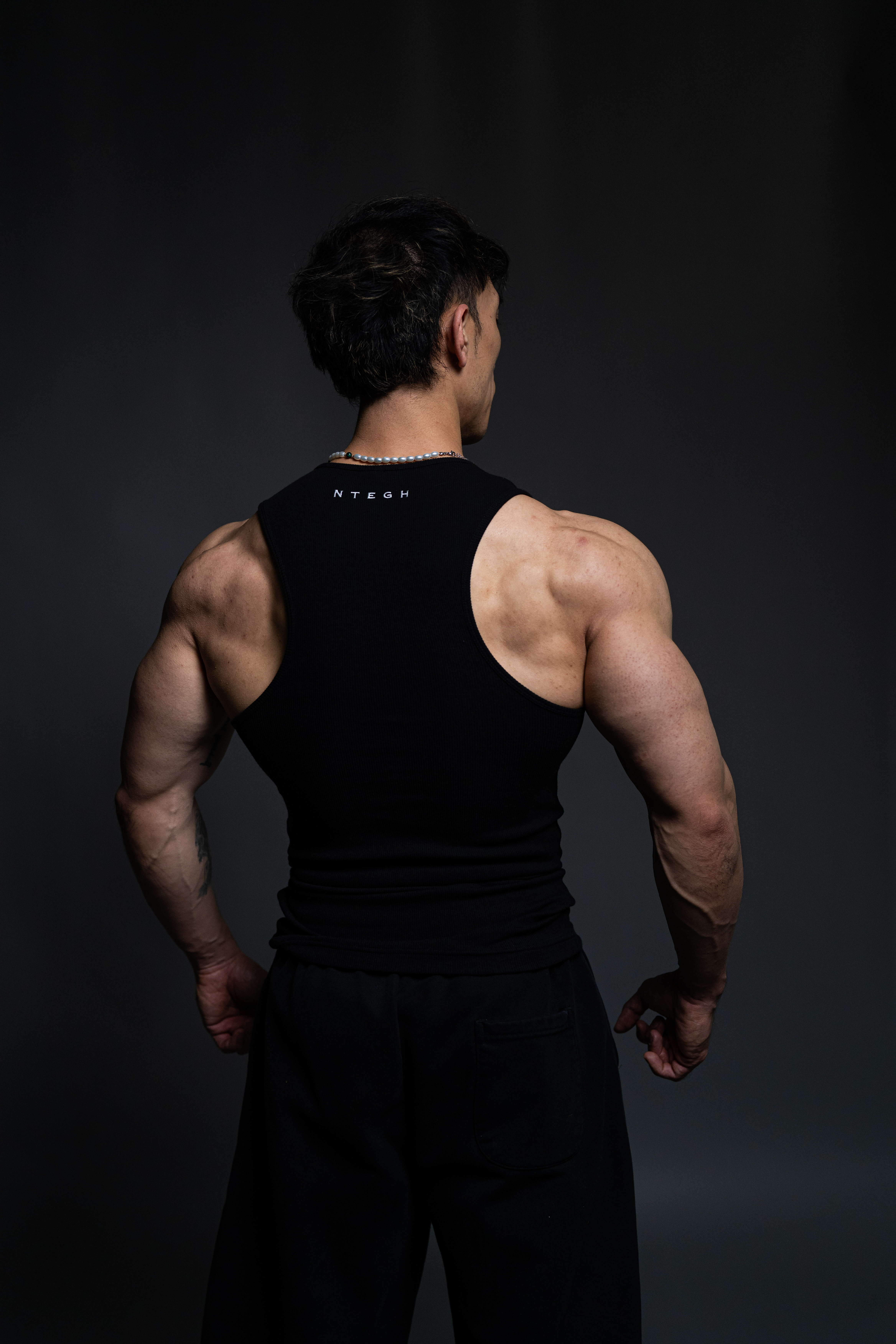 NOT ENOUGH MUSCLE TANK (BLACK)
