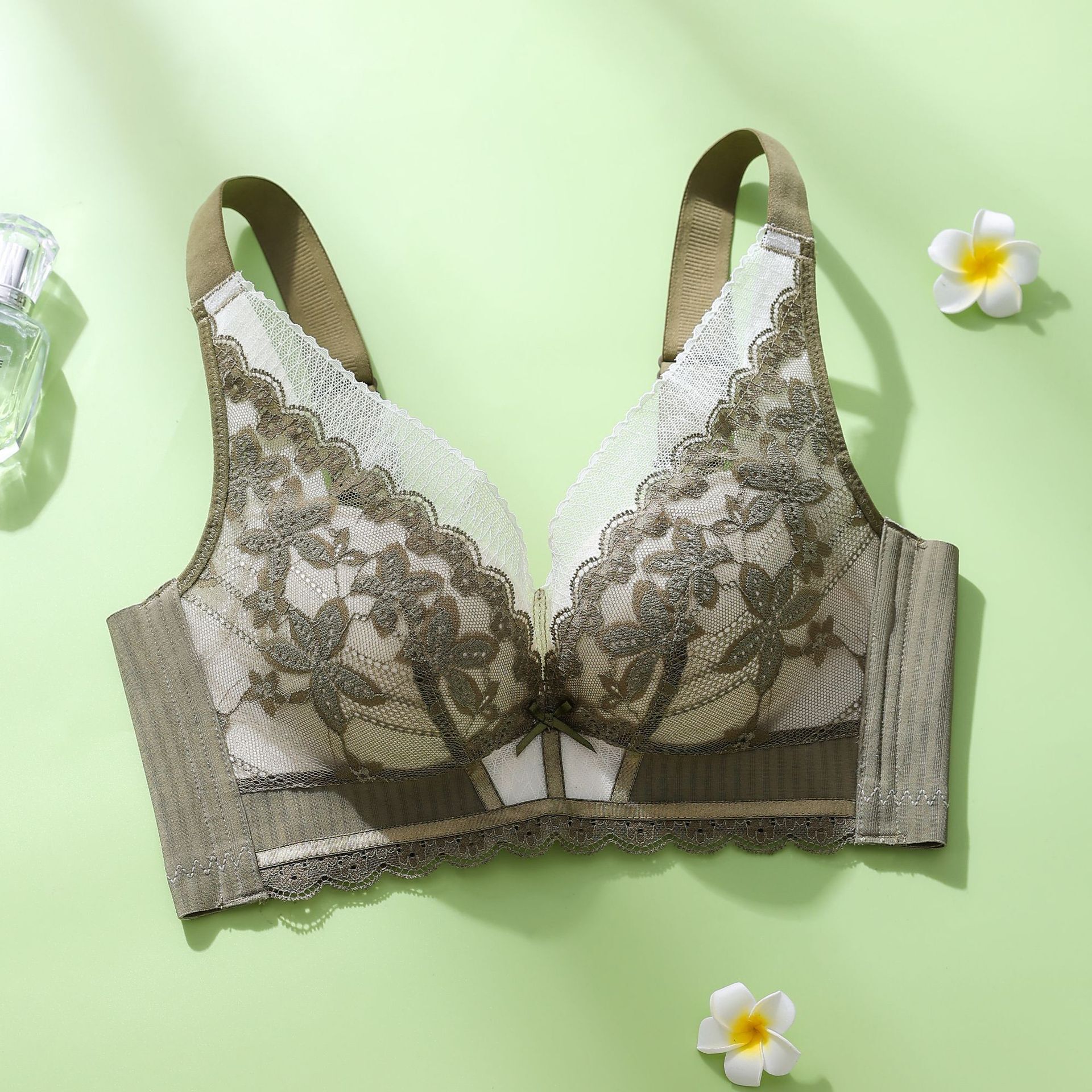 【奢華花語】立體刺繡蕾絲機能型收副乳集中調整型內衣