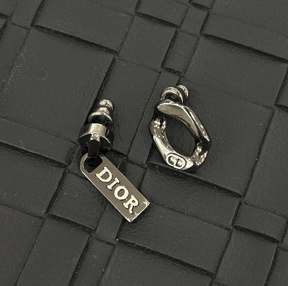 DIOR Contrast Earrings E4305 (slight defect)