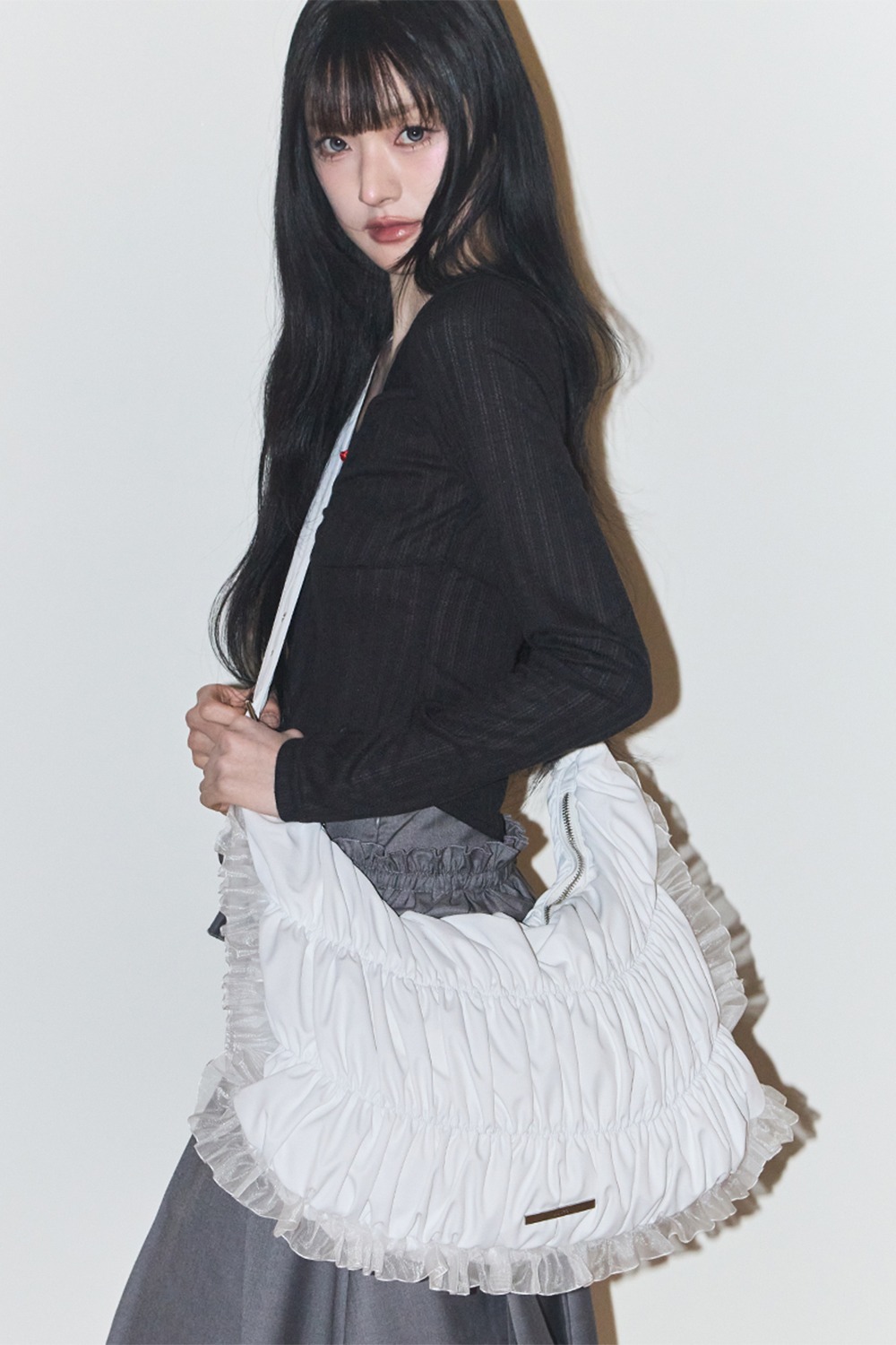 （預購）ILLIGO 荷葉邊抓皺肩背包 25AWBAG02