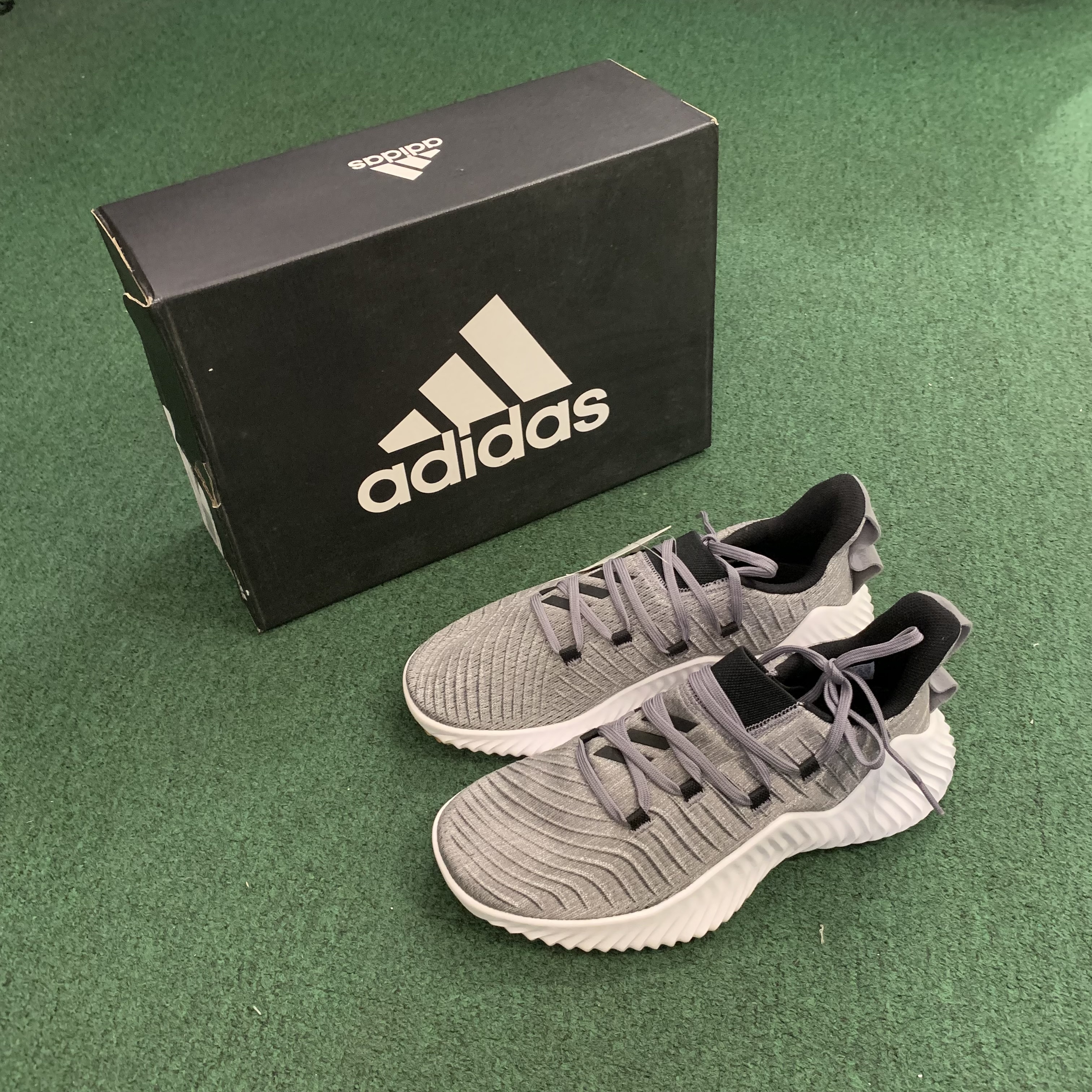 LAST SALE: ADIDAS ALPHABOUNCE TRAINER - GREY US 9 IN STOCK NOW (現貨發售中)