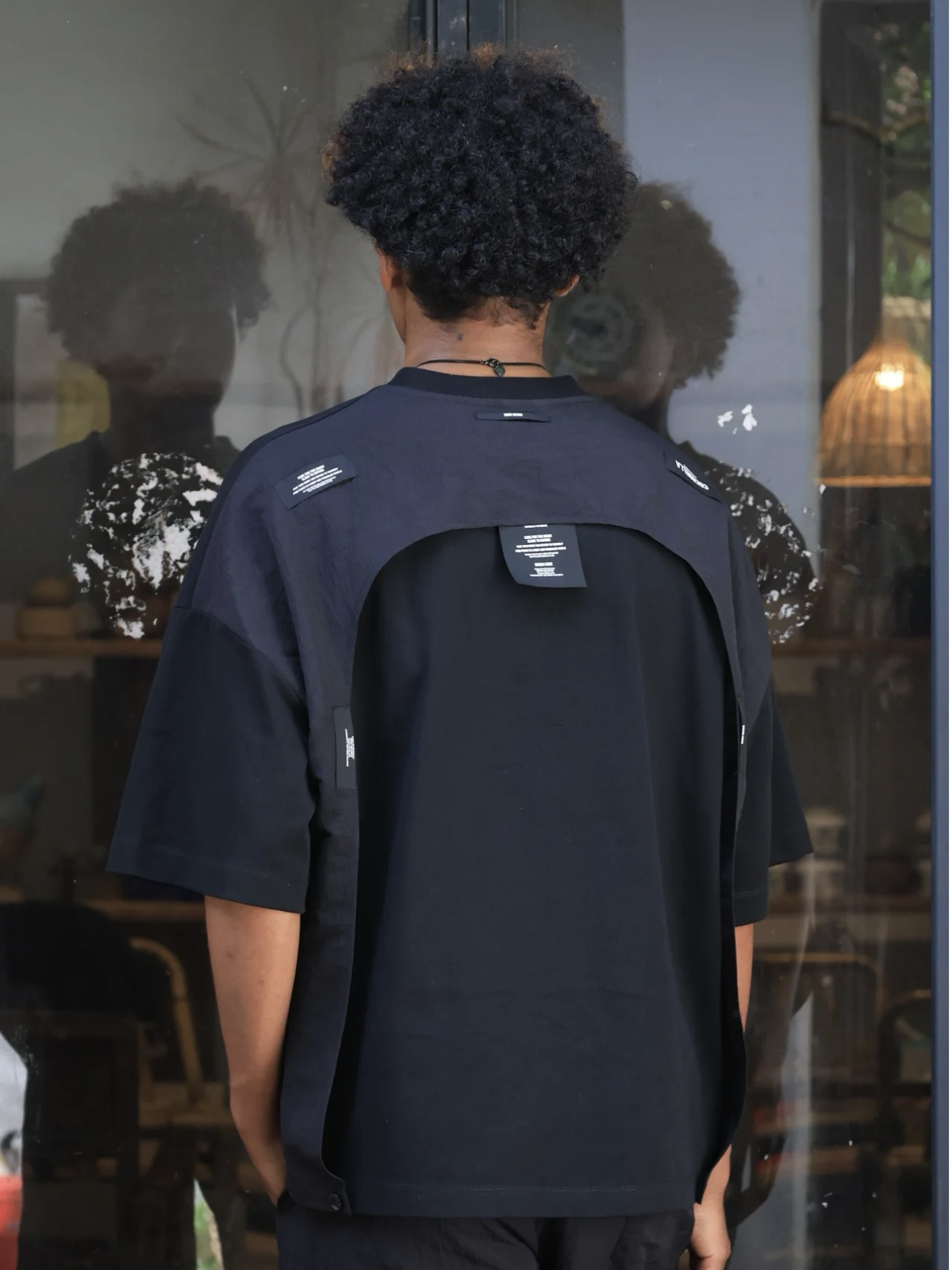 Morning Drinker 弧形拼接梭織面料貼標T恤