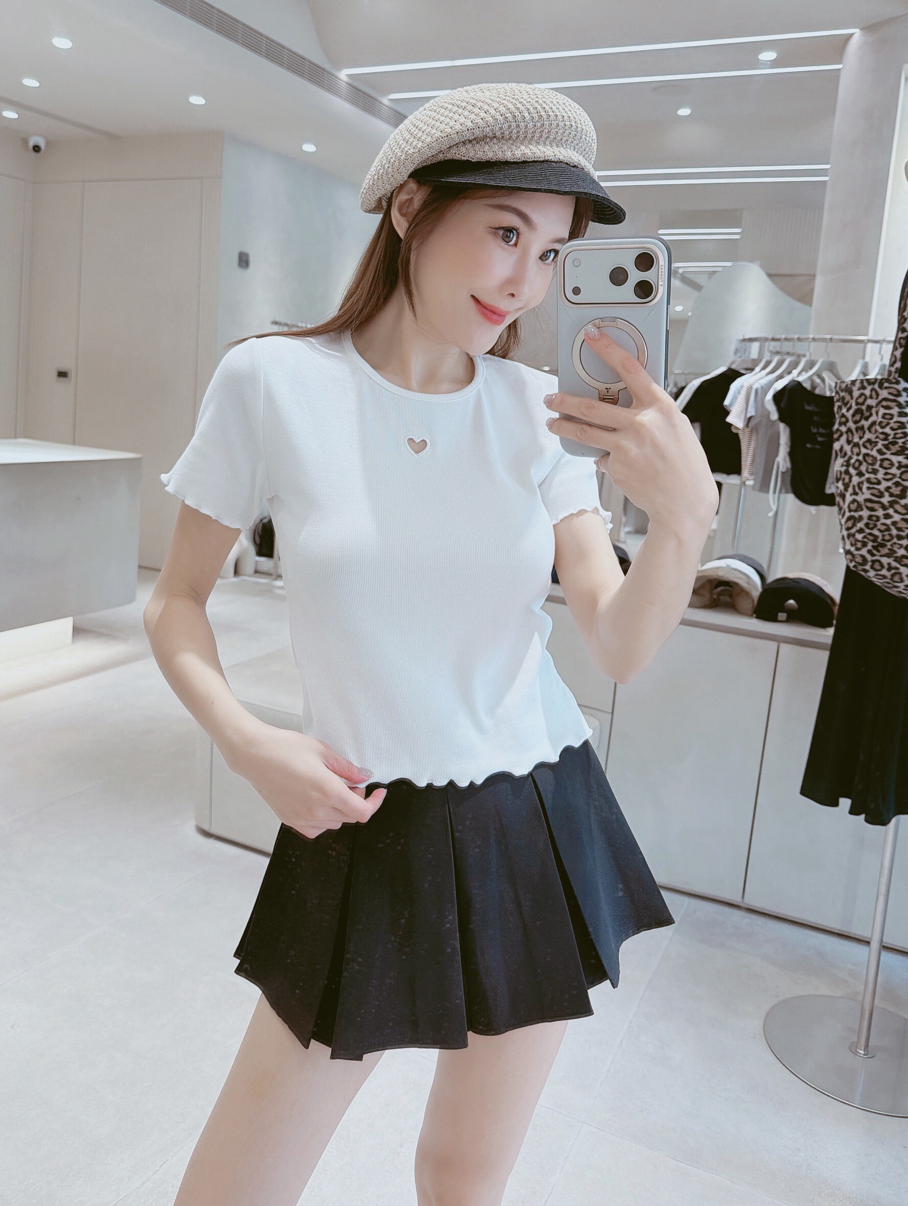 胸前愛心洞洞木耳邊棉質衣