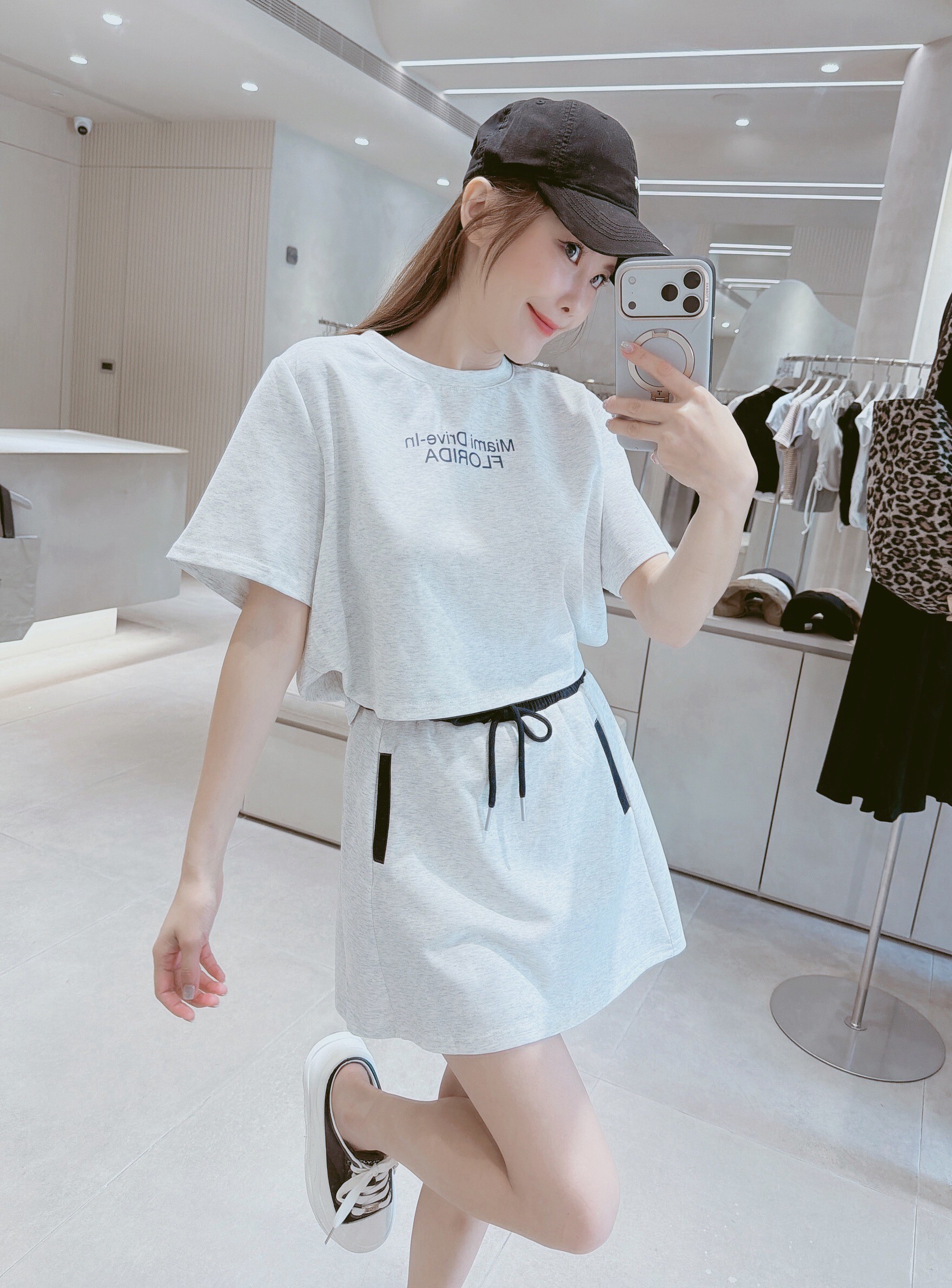 收腰英文棉質衣+撞色褲裙