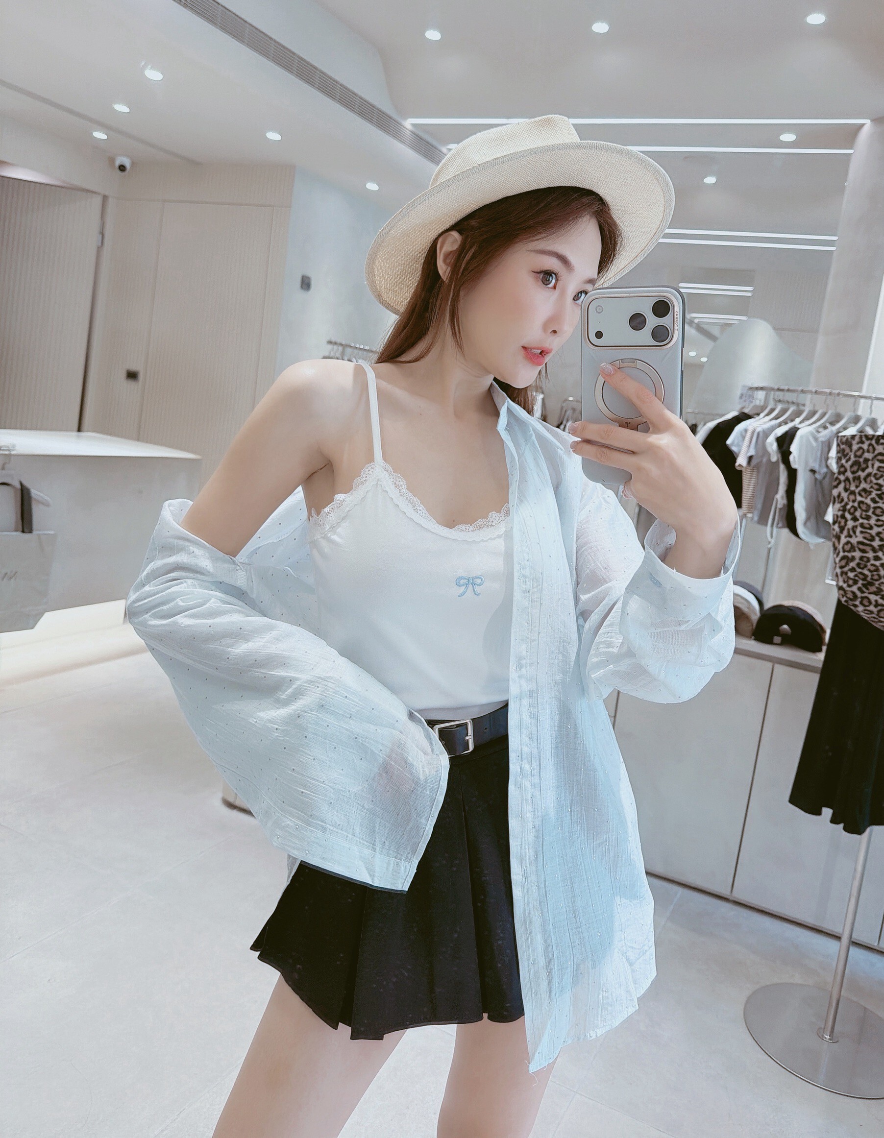 水鑽襯衫+蝴蝶結蕾絲背心