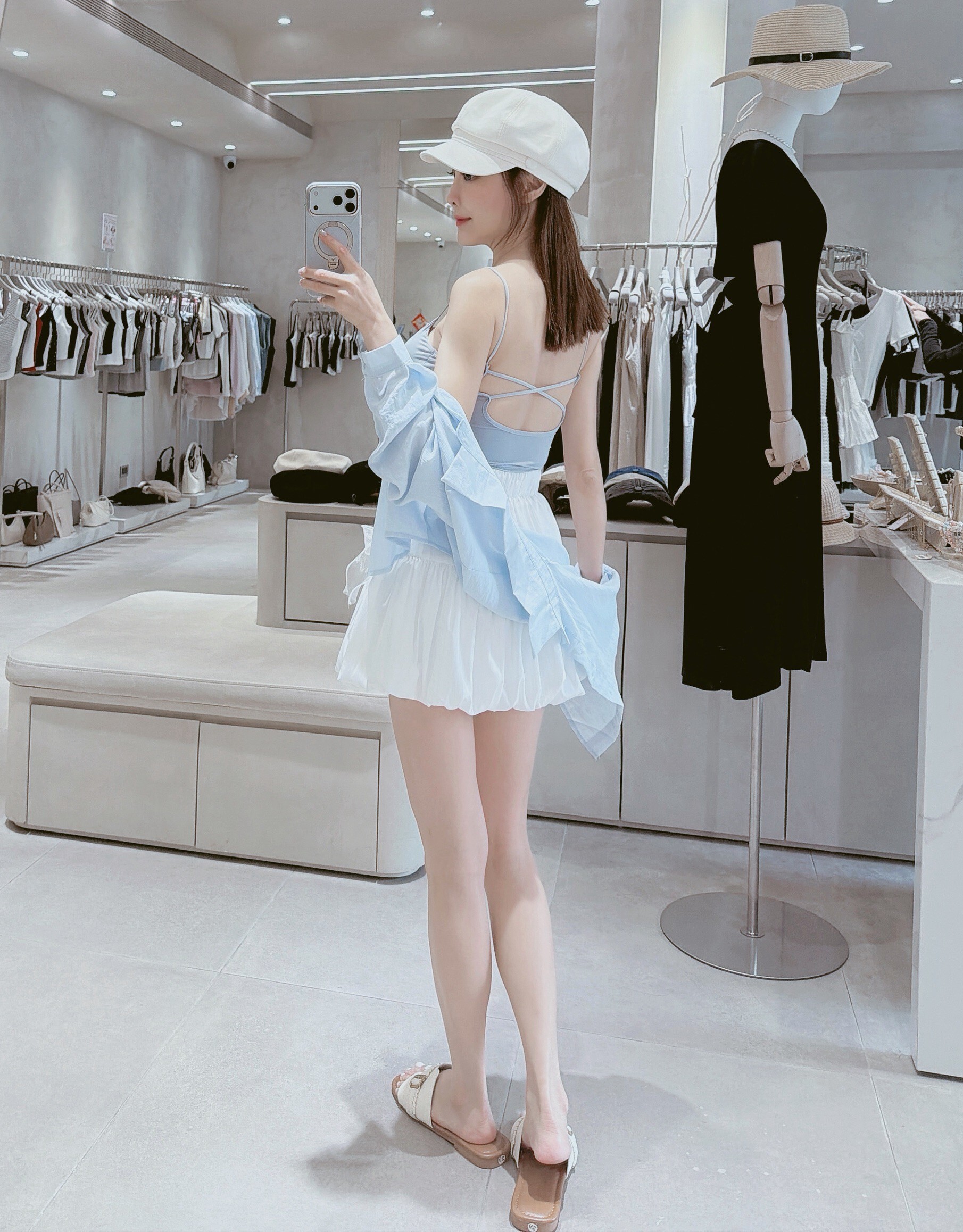 後交叉冰絲小可愛+短版棉麻襯衫