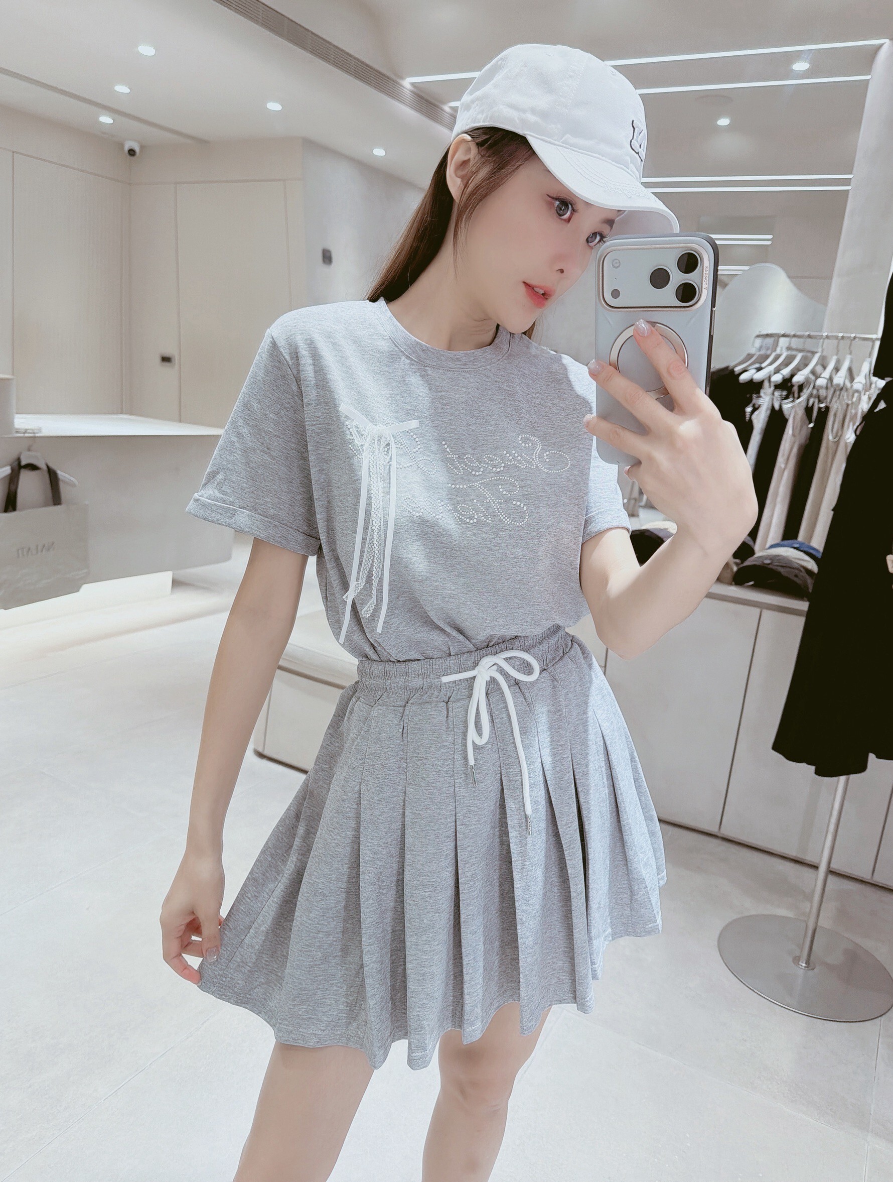 立體蝴蝶結珠珠字衣+百摺褲裙