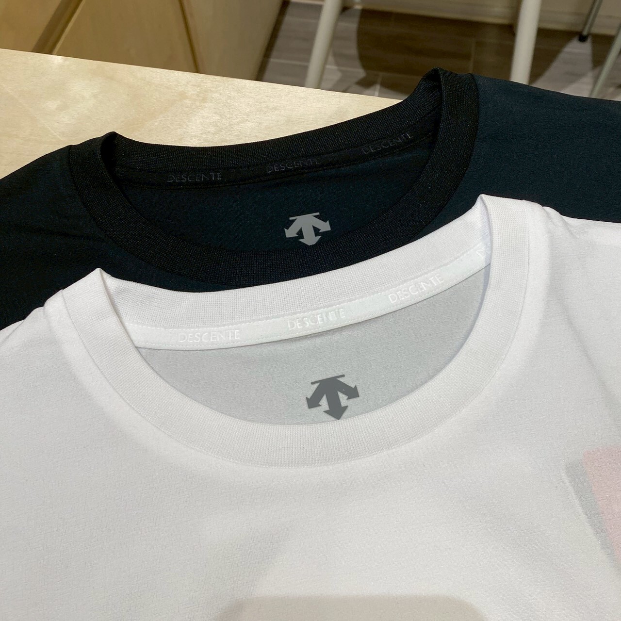 Descente 迪桑特 胸前大LOGO SR123UTS12-M