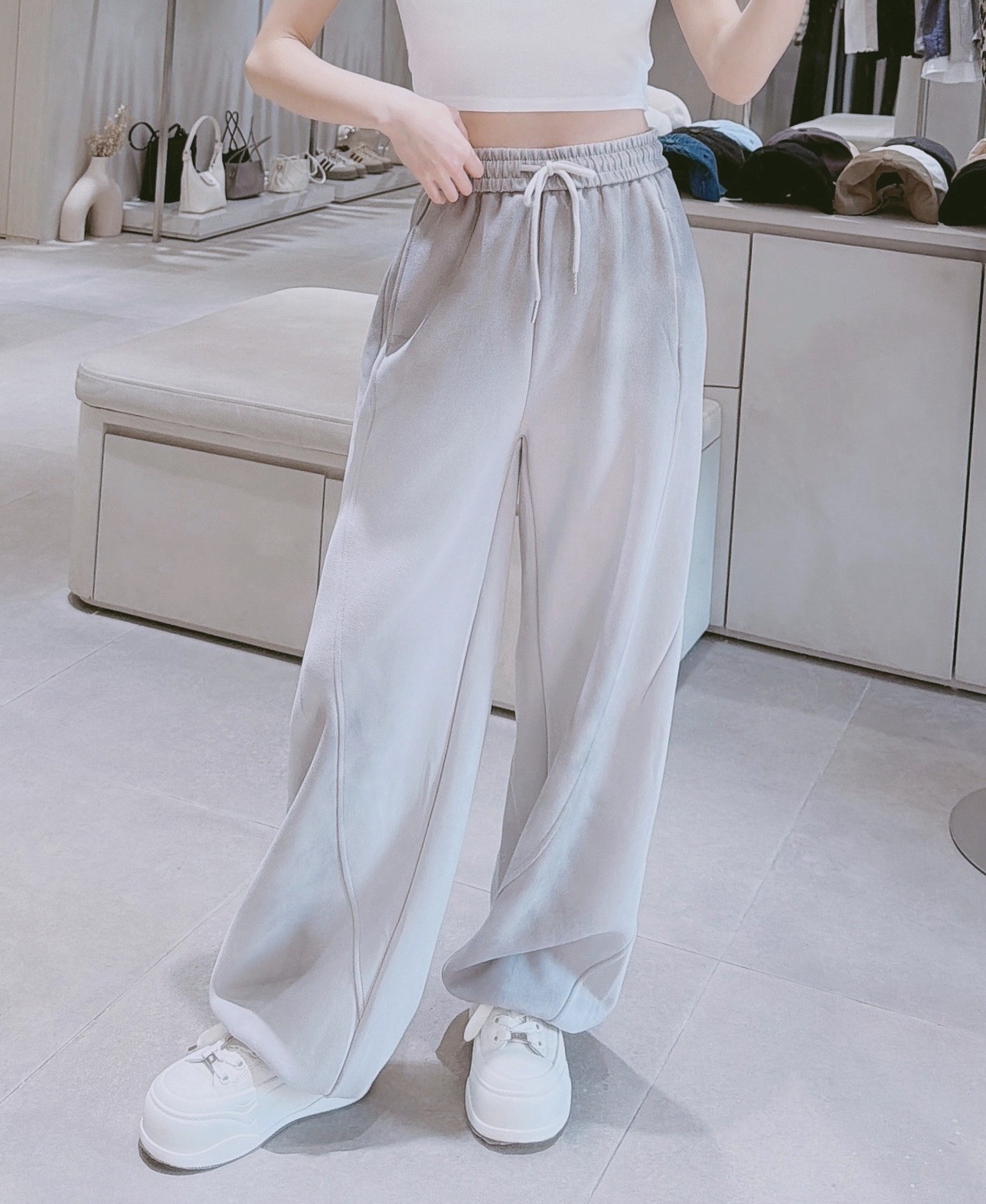 渲染彎刀車線棉質縮口褲