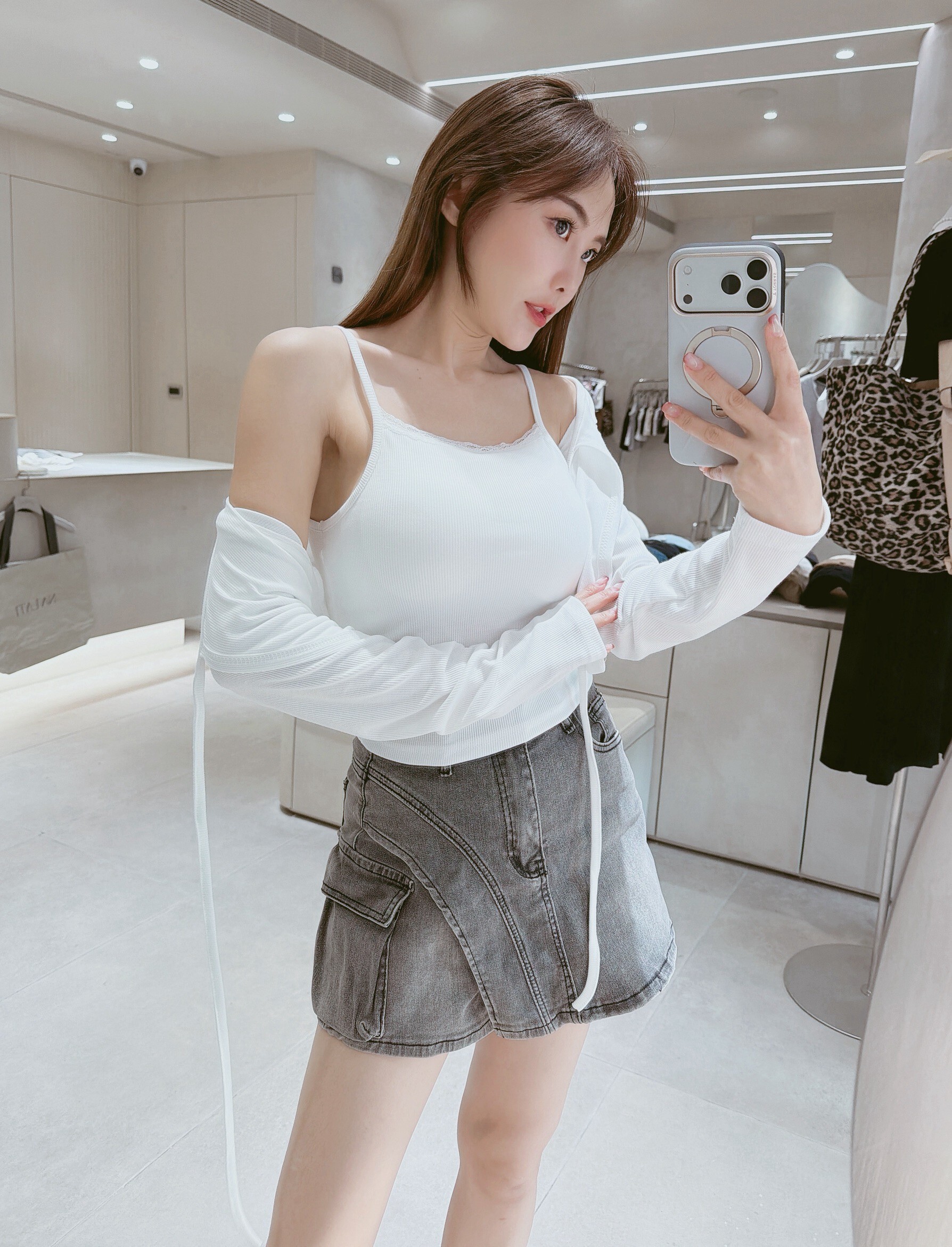 細肩蕾絲罩杯背心+前綁外套