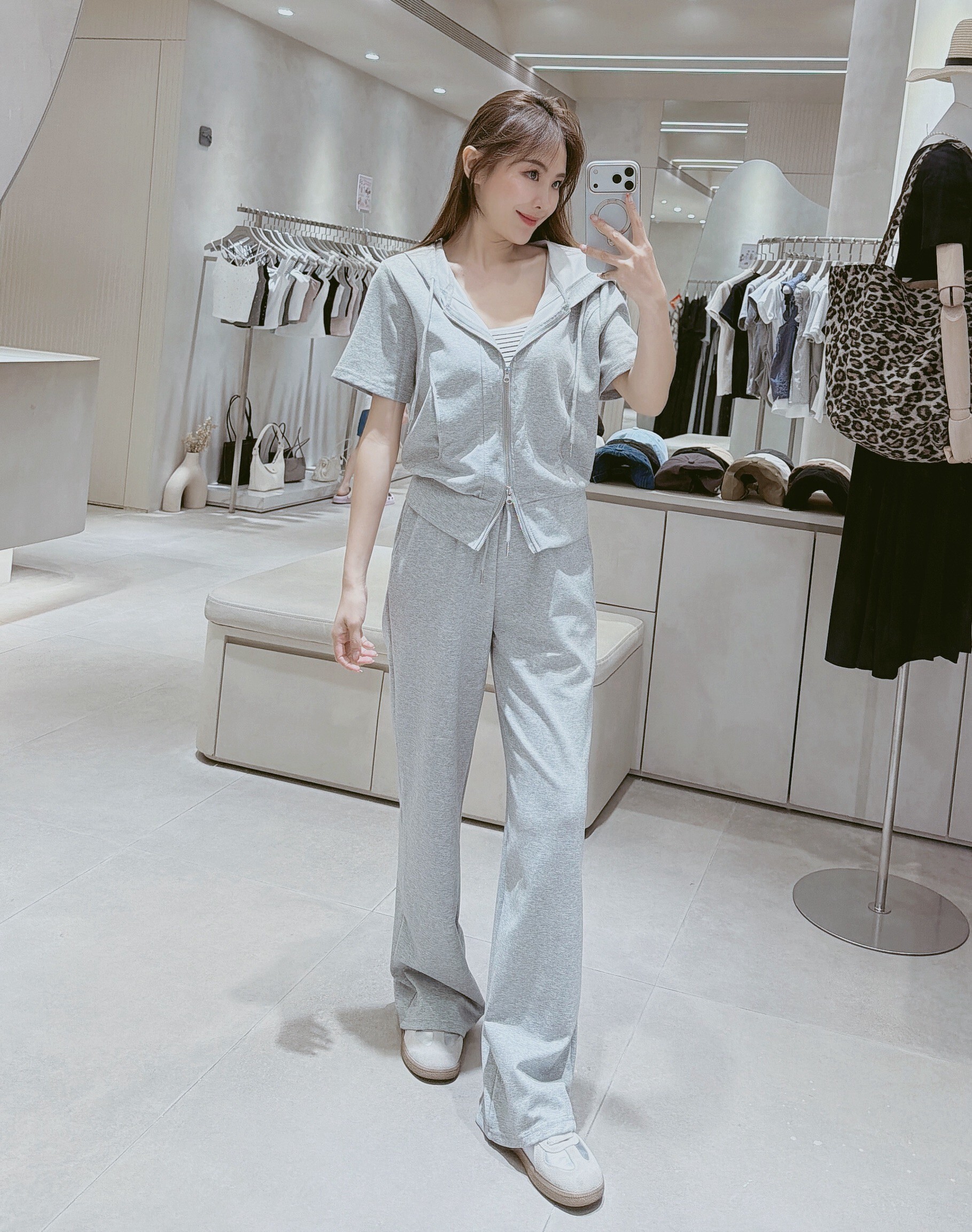 腰線拉鍊連帽外套+棉質寬褲