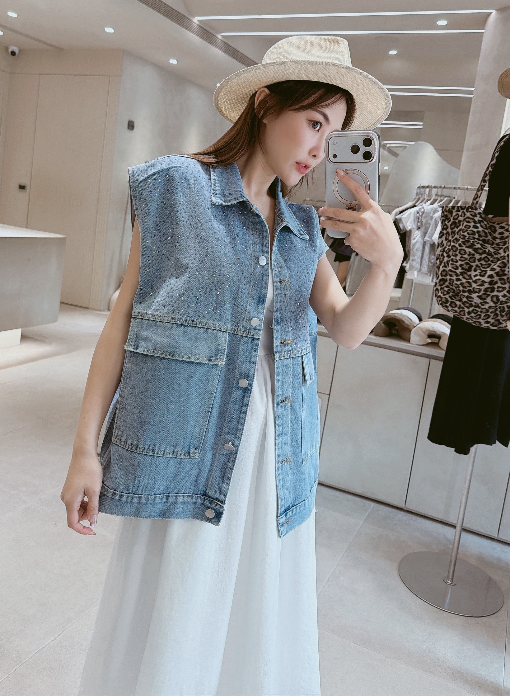 水鑽排釦寬版牛仔背心