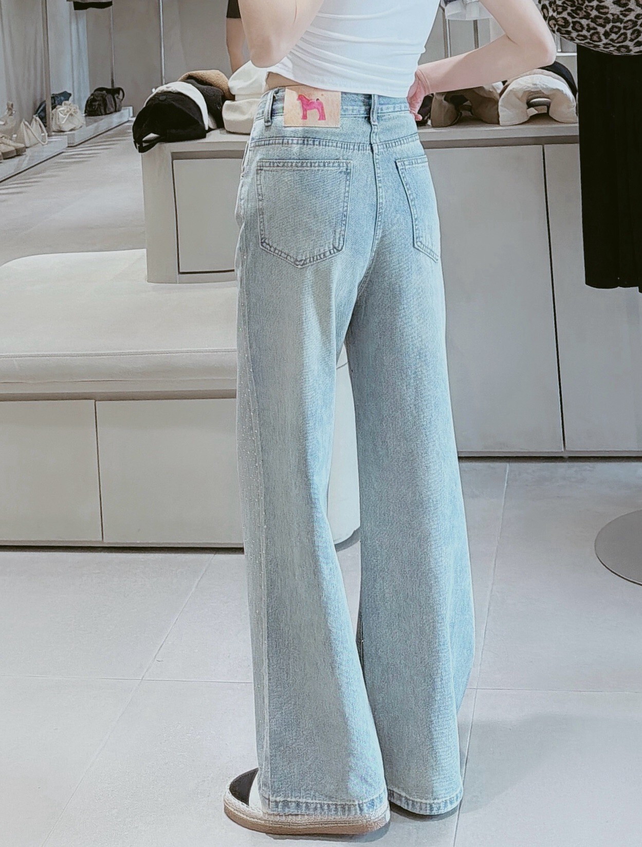 後標貼鑽復古牛仔寬褲 9923