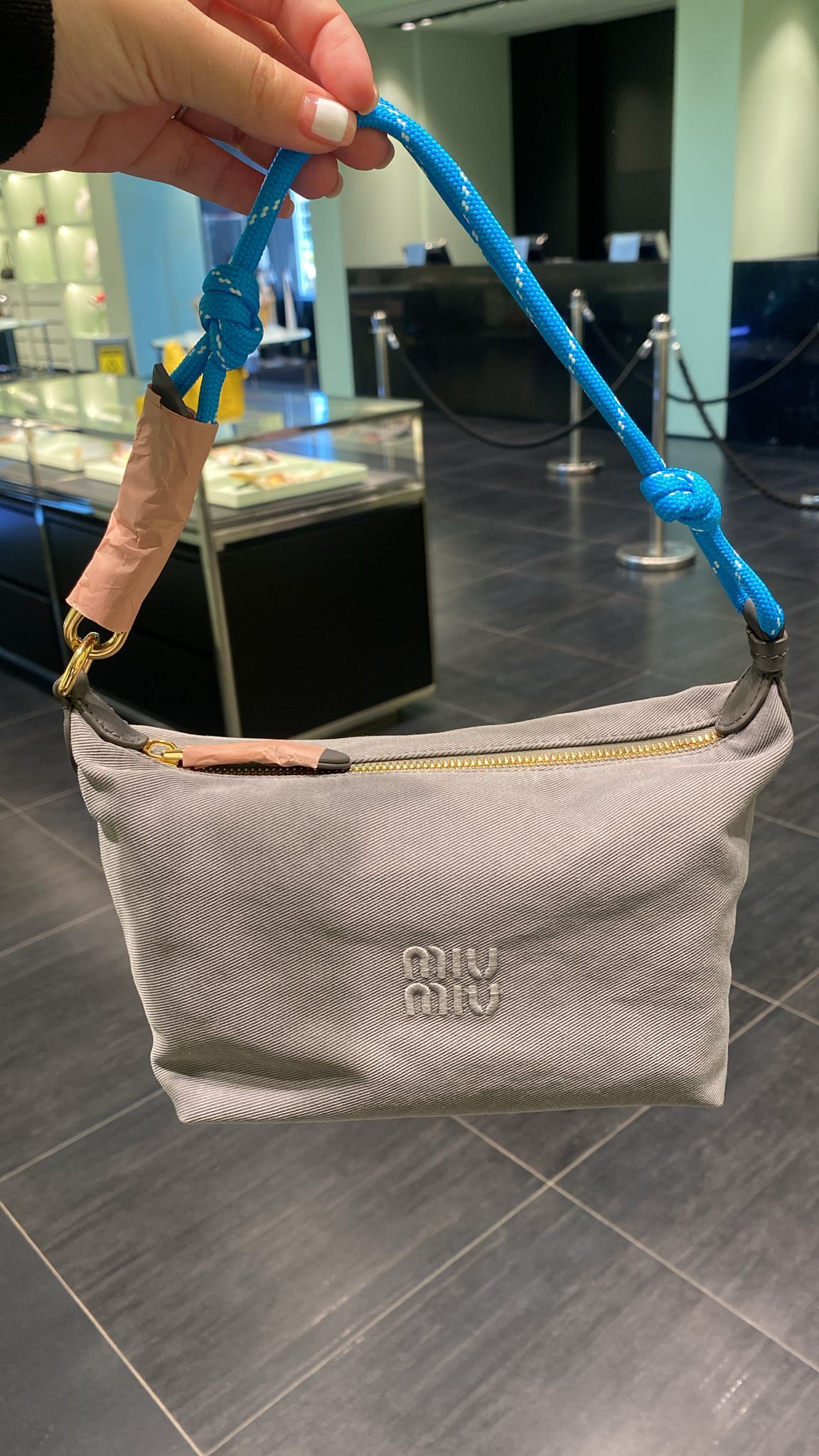 英國代購 - M121 MIU 5NE841