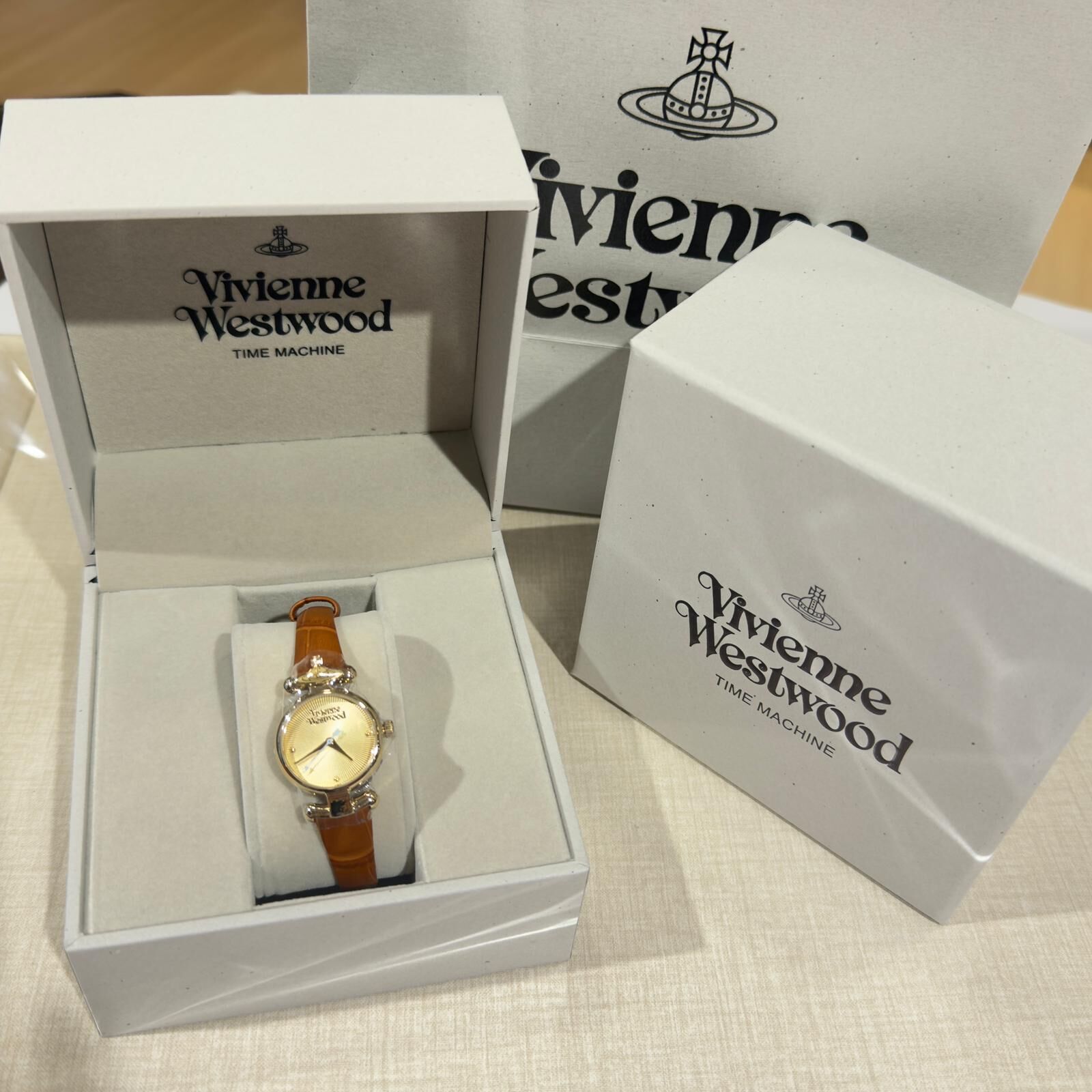 本月出位價!!! 全新VIVIENNE WESTWOOD WATCH,MAIDA,23mm,VV090GDBR,金色面/棕色鱷魚皮紋錶帶, 石英機芯, #西太后手錶 #BRAND NEW #香榭站正品