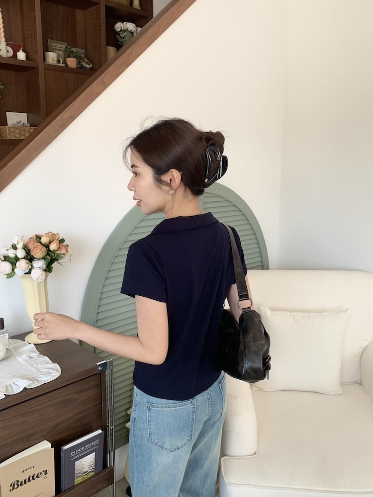 小銀標polo領上衣