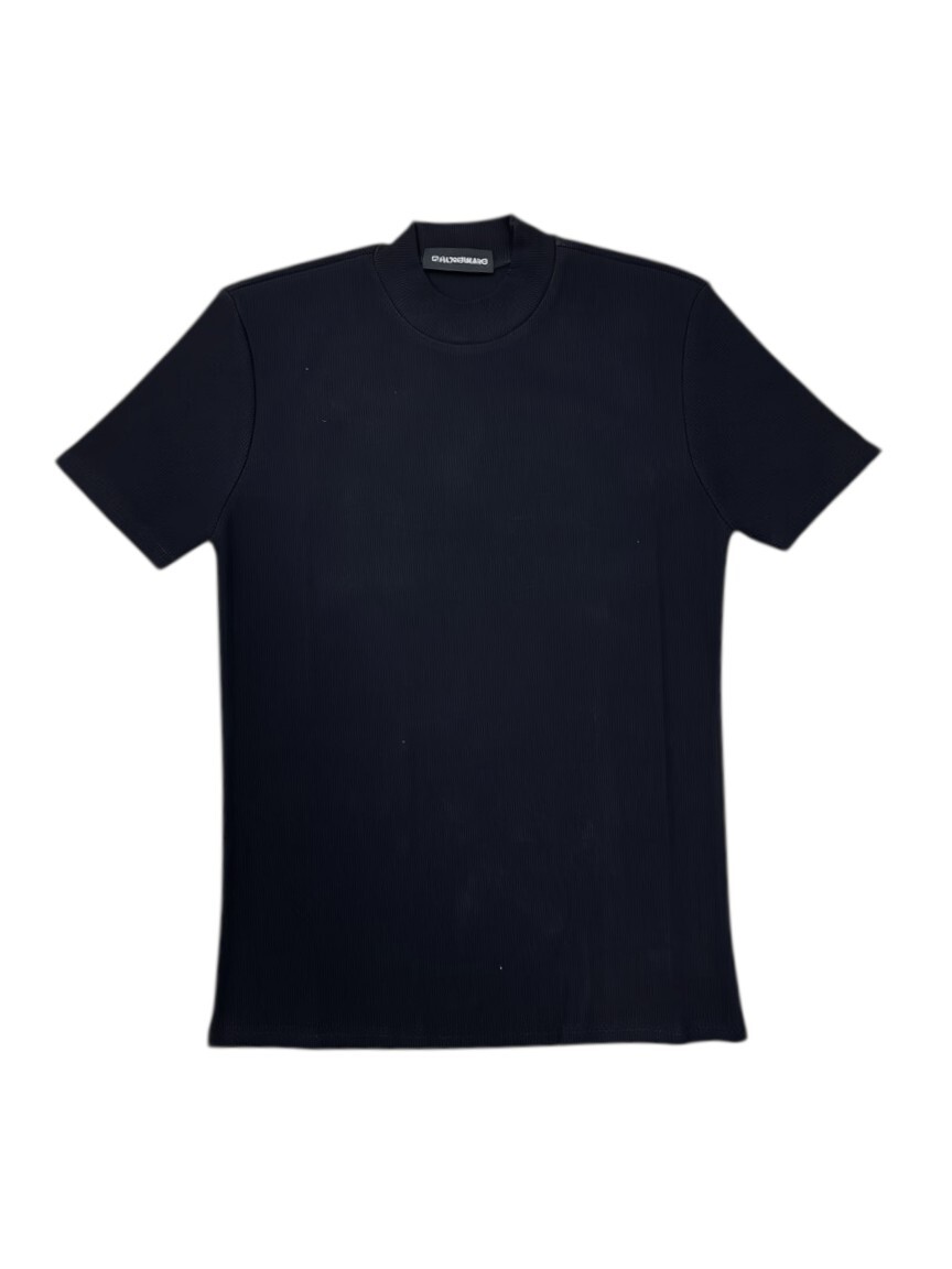 《S.V》極簡線條立領緊身上衣