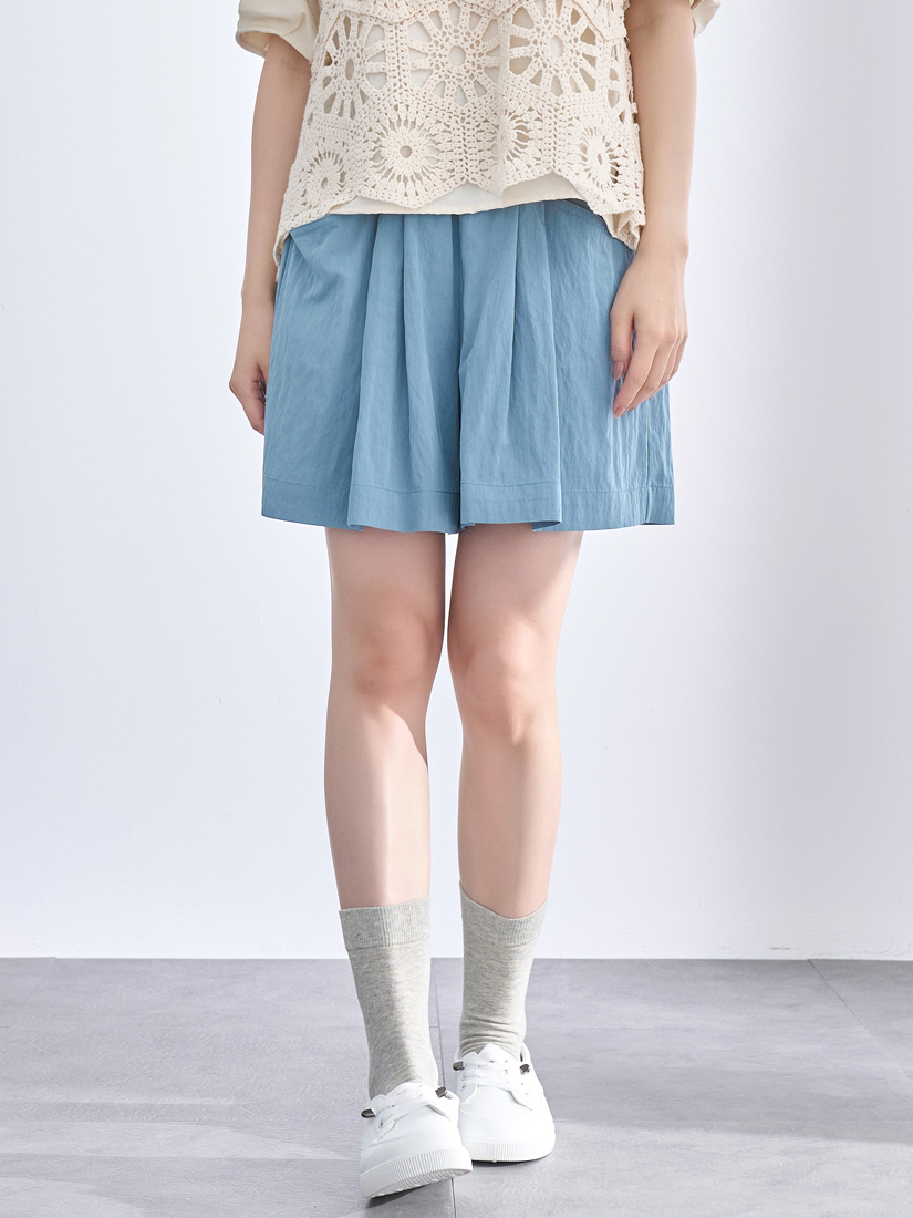 鬆緊腰紋理打褶休閒短褲