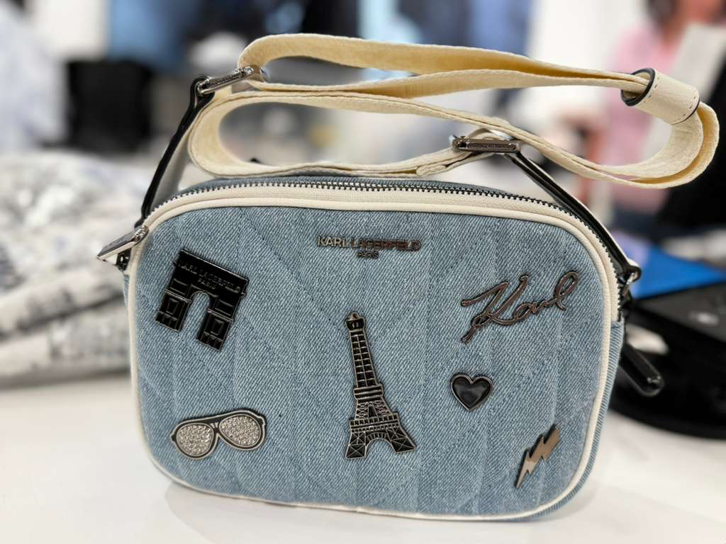 YL038 Karl Lagerfeld 滿版LOGO拉鏈CROSS BODY