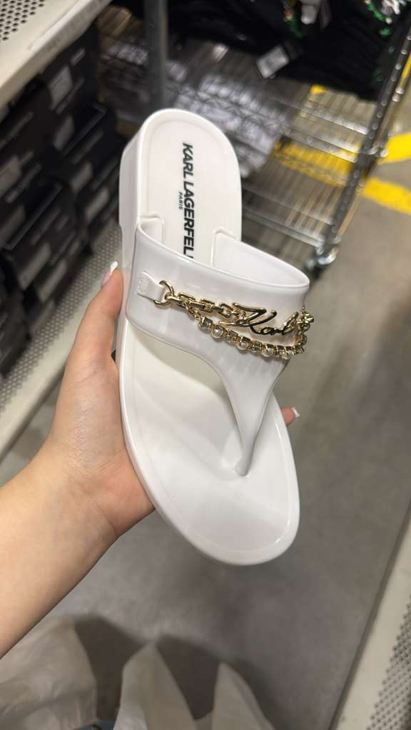 YL039 Karl Lagerfeld 金色LOGO吊飾拖鞋