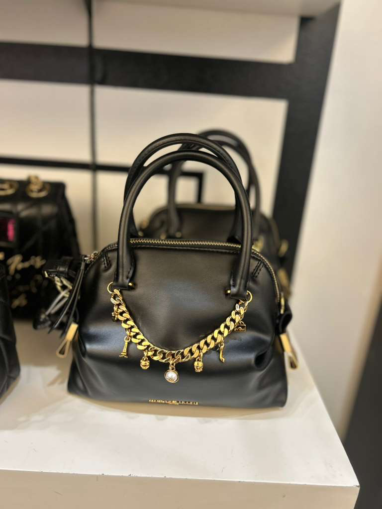 YL043 Karl Lagerfeld 金色吊飾拉鏈黑色手挽包