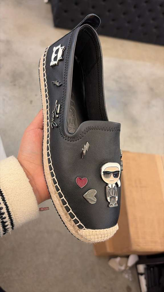 YL046 Karl Lagerfeld 滿版LOGO草鞋