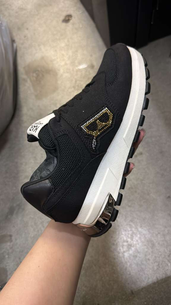 YL052 Karl Lagerfeld 閃閃老佛爺LOGO休閒鞋