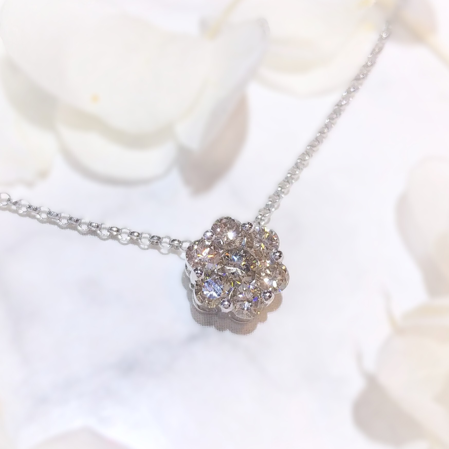 全新18K白金52份咖啡鑽吊墜