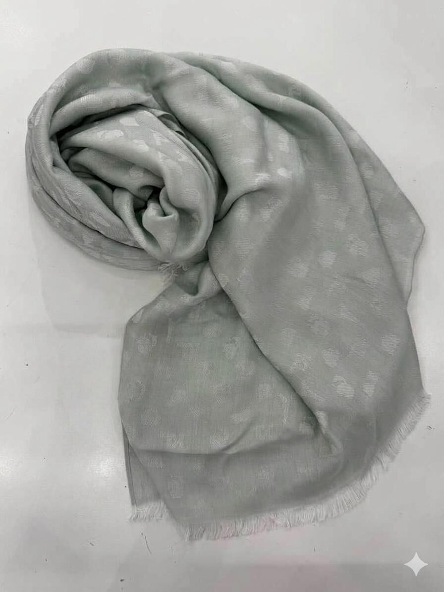 YL005 Karl Lagerfeld 暗花LOGO頸巾