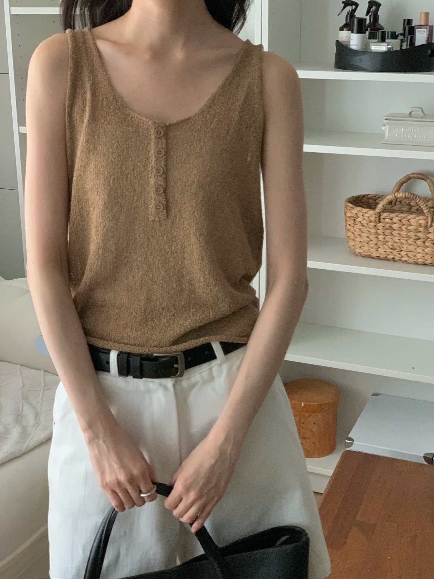 Button up knit sleeveless top