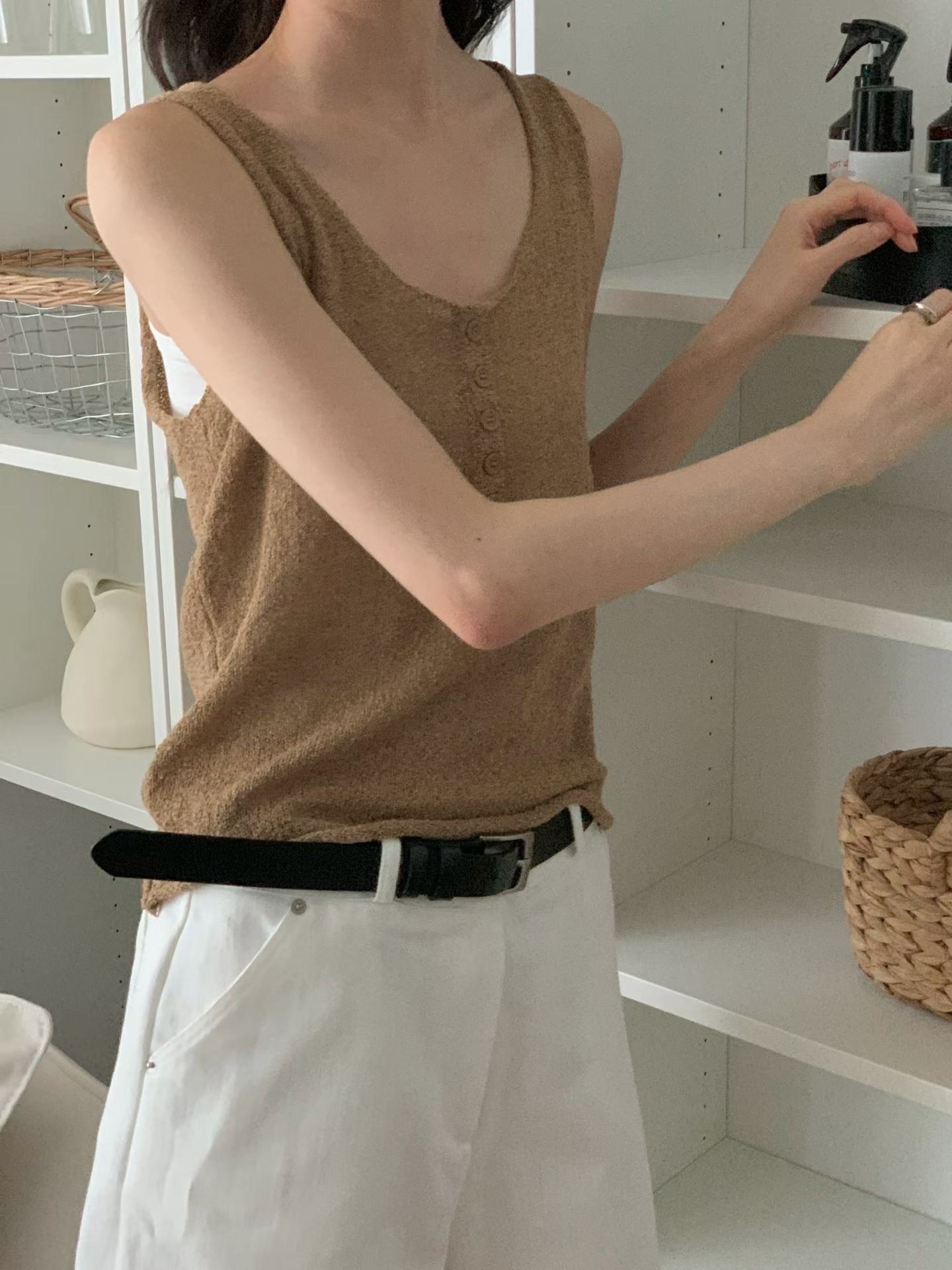 Button up knit sleeveless top