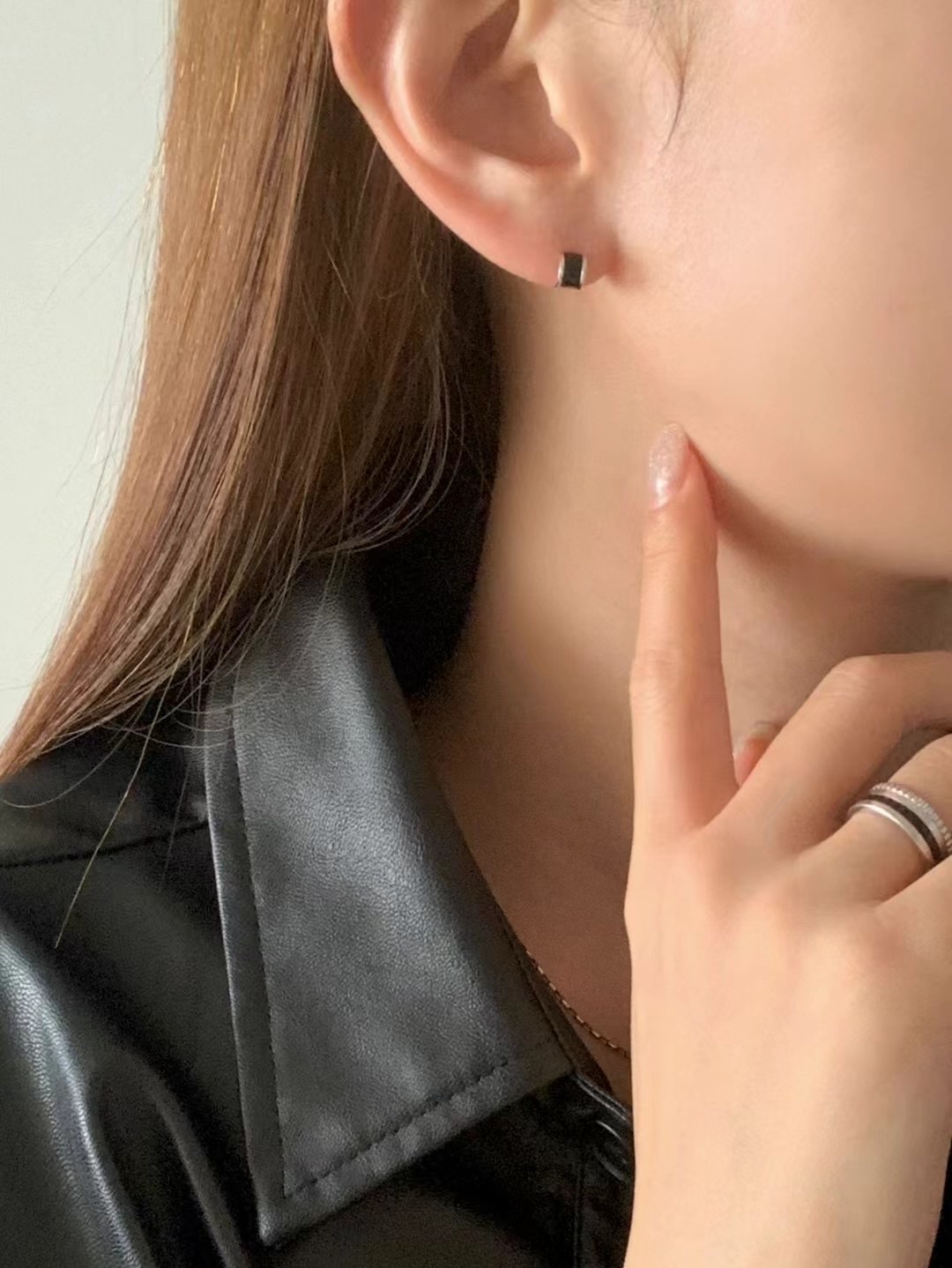 S925 silver epoxy curved earrings