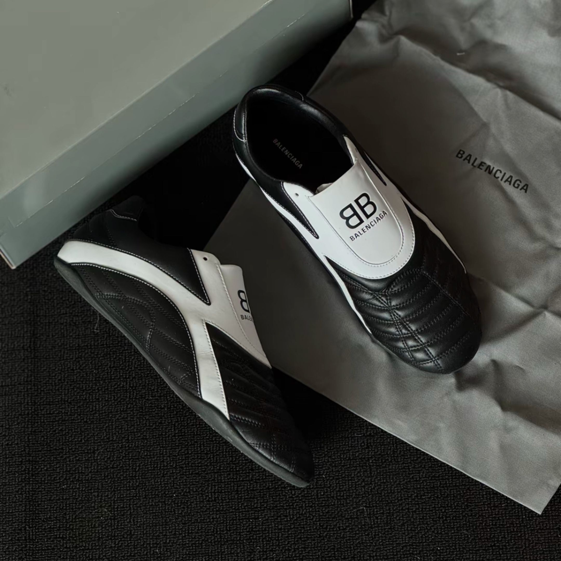 NICEDAY 代購 Balenciaga Zen 黑白 圓頭 平底 舒適 休閒鞋 女款 617539W2CG11090