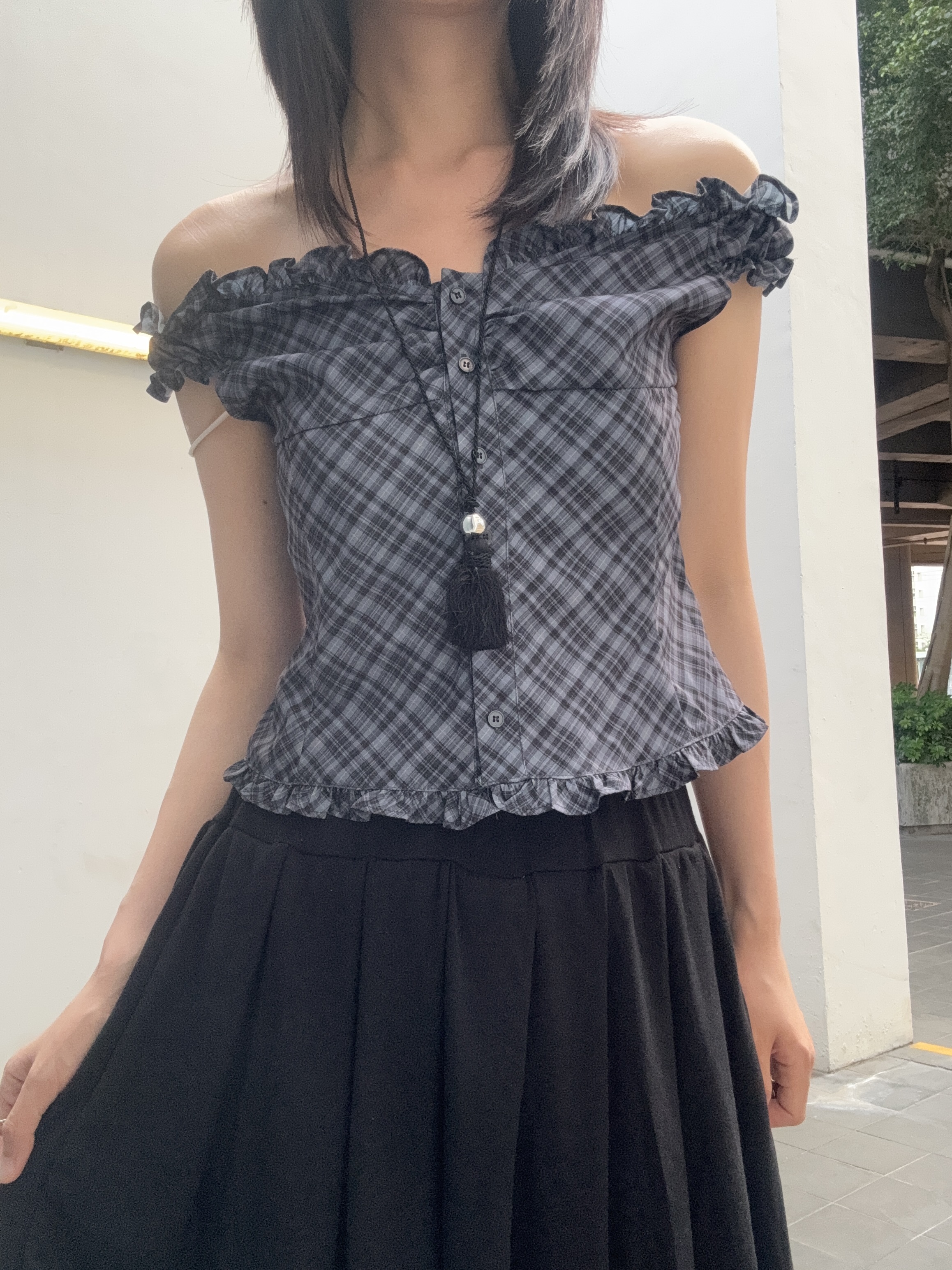 (訂購)少女感格紋木耳邊上衣 T260423(深藍/淺藍)
