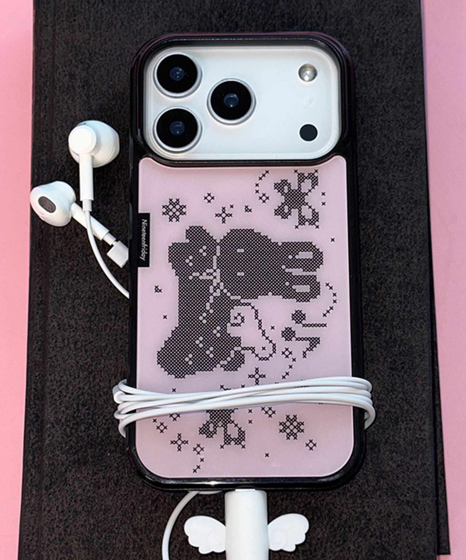 nineteenfriday 刺繡像素 MagSafe 手機殼 CAMS0120