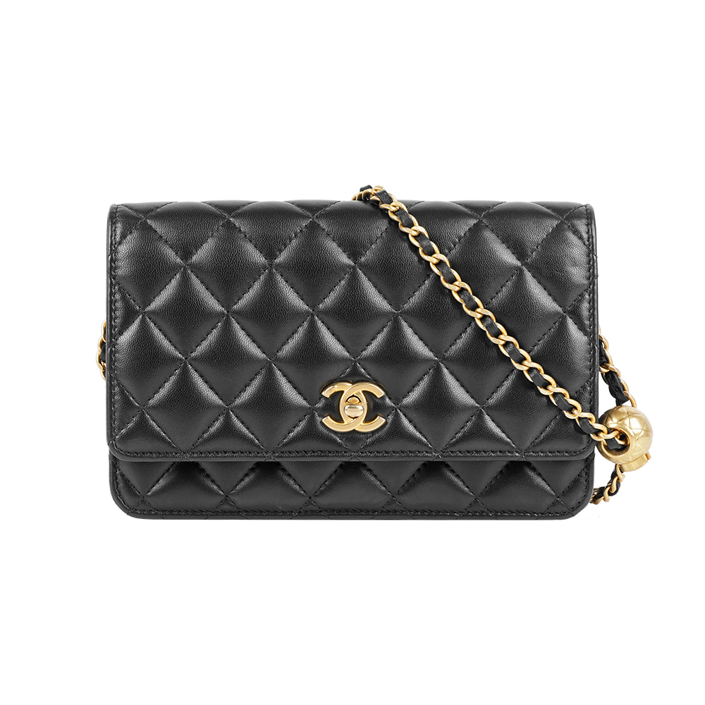 【CHANEL】經典CC Logo金釦菱格紋小羊皮金球WOC(黑色)