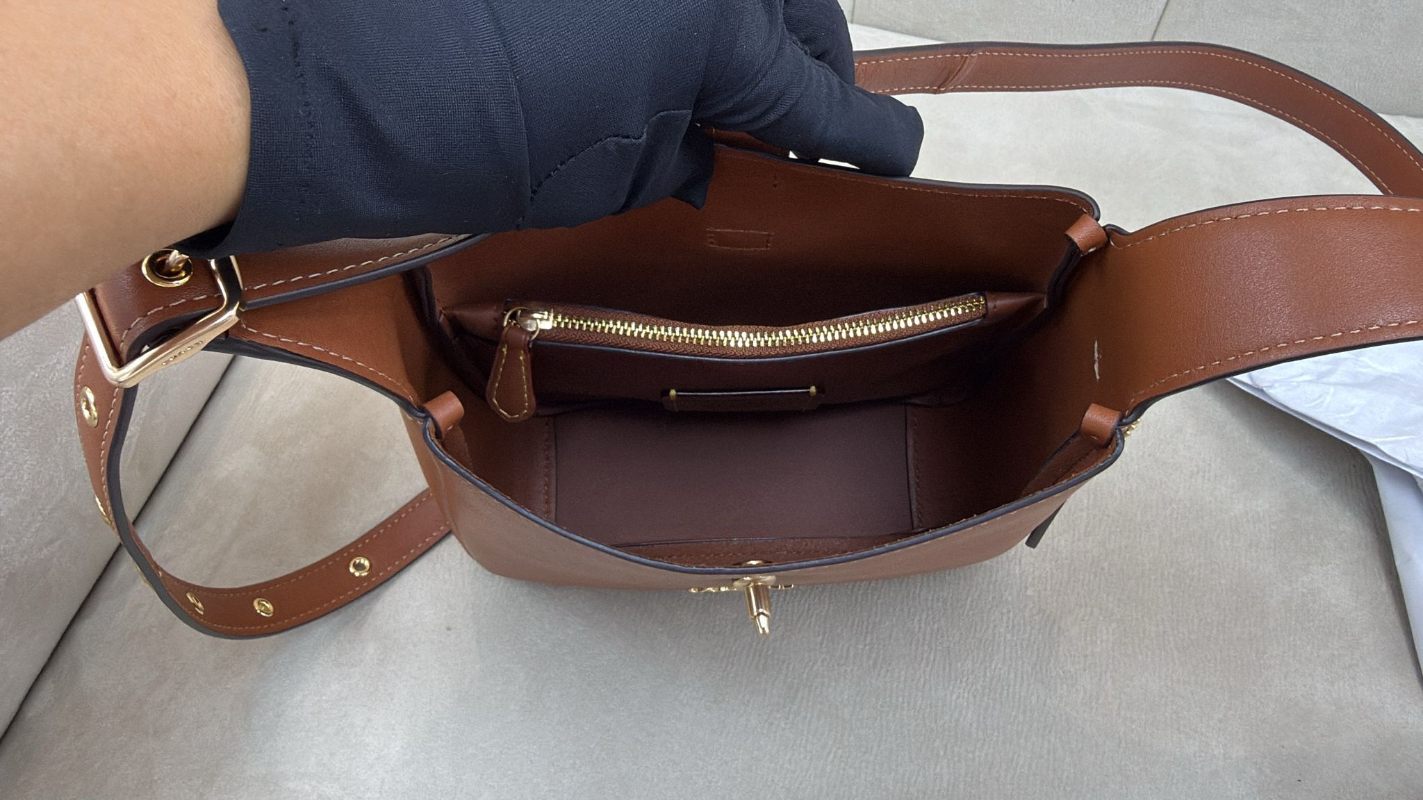 LYS01578 COACH Hadley Turnlock Mini Tote Bag 啡色