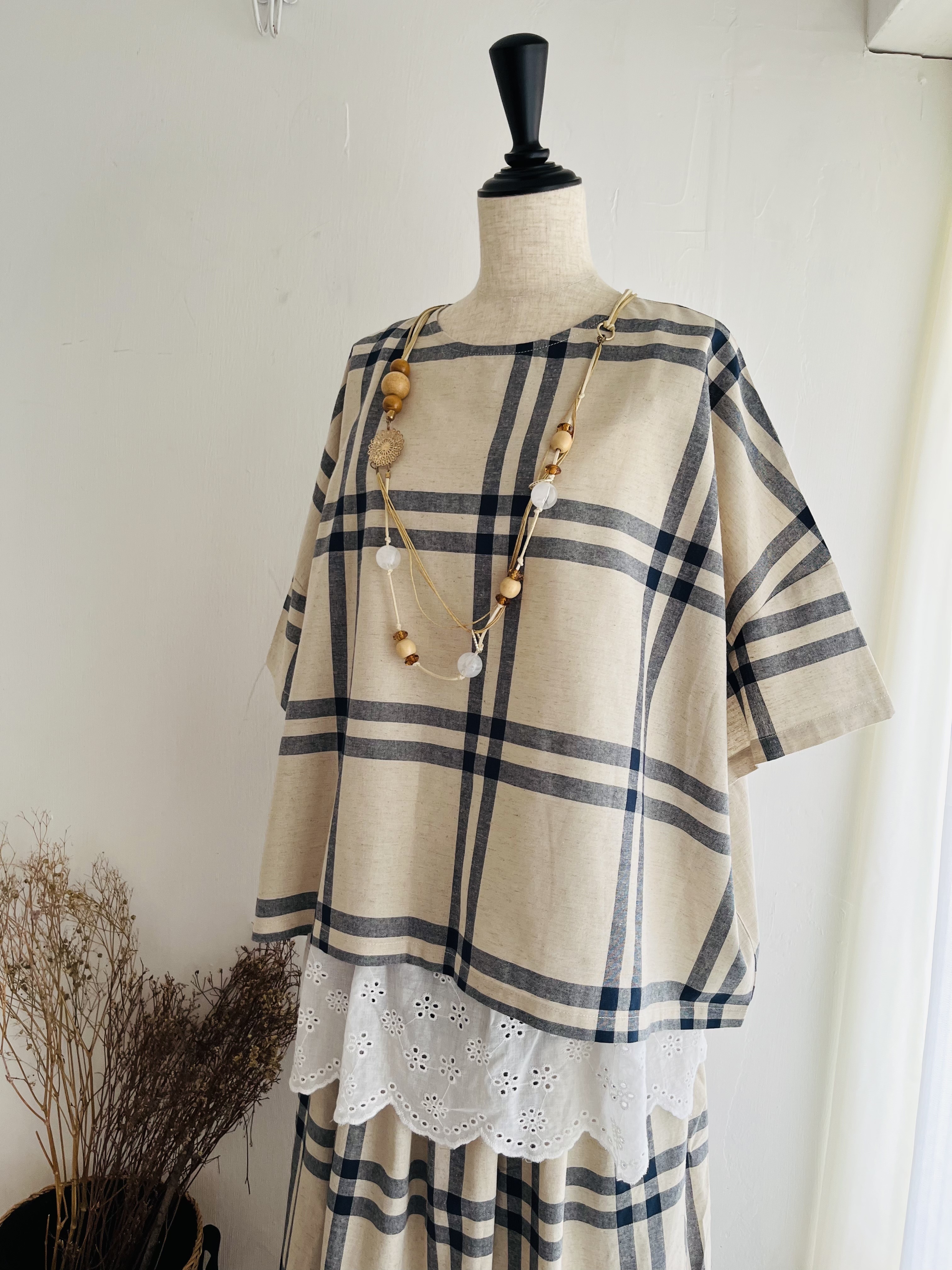 Kermu米色格仔圓領top