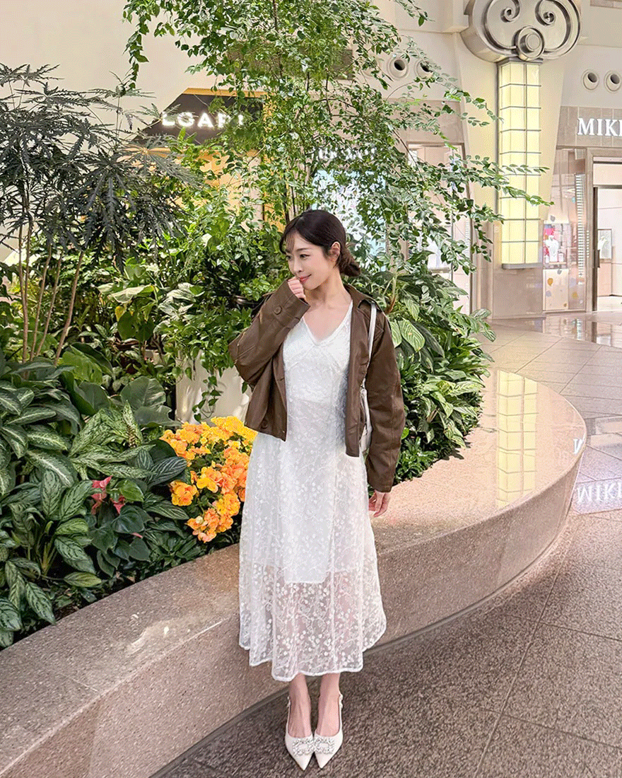 LINA LINA別緻暮光滿版刺繡緹花V領洋裝-純潔白
