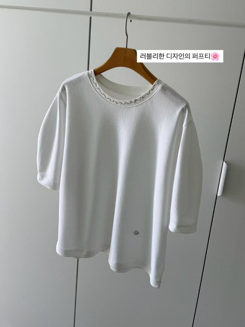 氣質百搭系列★有巧思刺繡圓領棉T