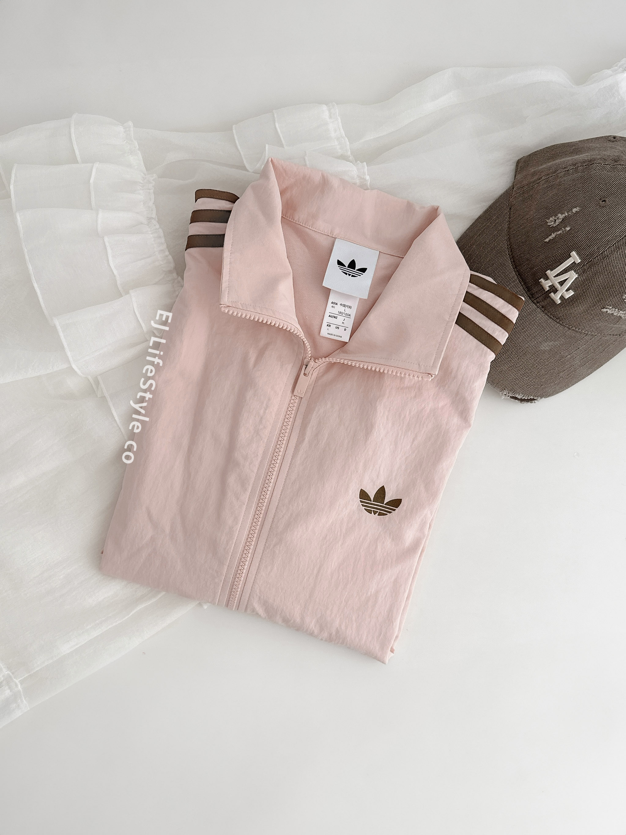 ADIDAS FIREBIRD TT 足球風 尼龍立領外套 三線 三葉草 珊瑚粉 女款 KQ9497 / 現貨