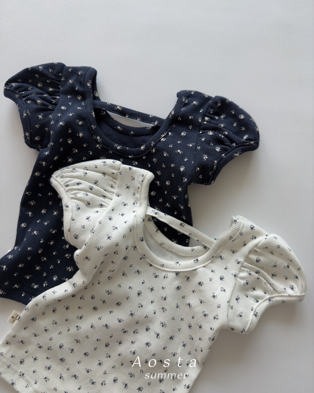 韓國🇰🇷Aosta 碎花露背澎袖上衣(S-XXL)