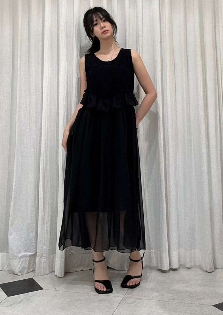 CK01 胸42 HIP53 長49 $489 (一口價)